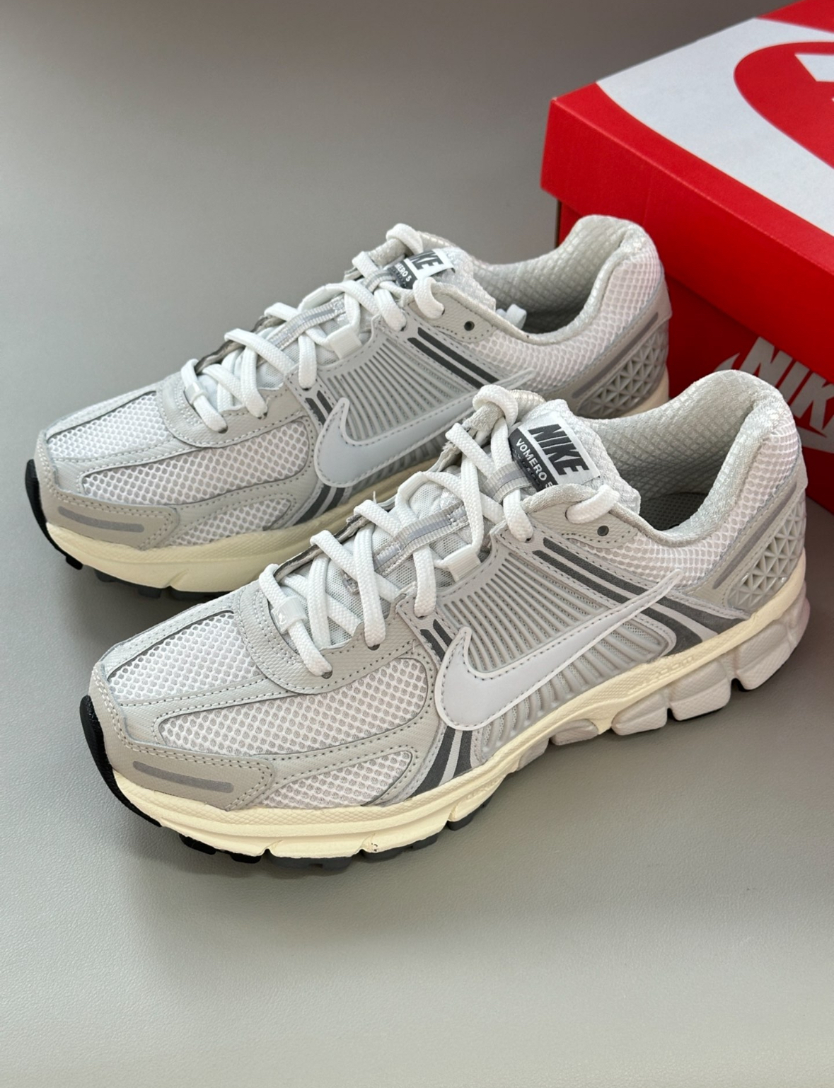 Nike Zoom Vomero 5 奶油灰白 奶油底 復古 慢跑鞋 老爹鞋 HF0731-007/預購