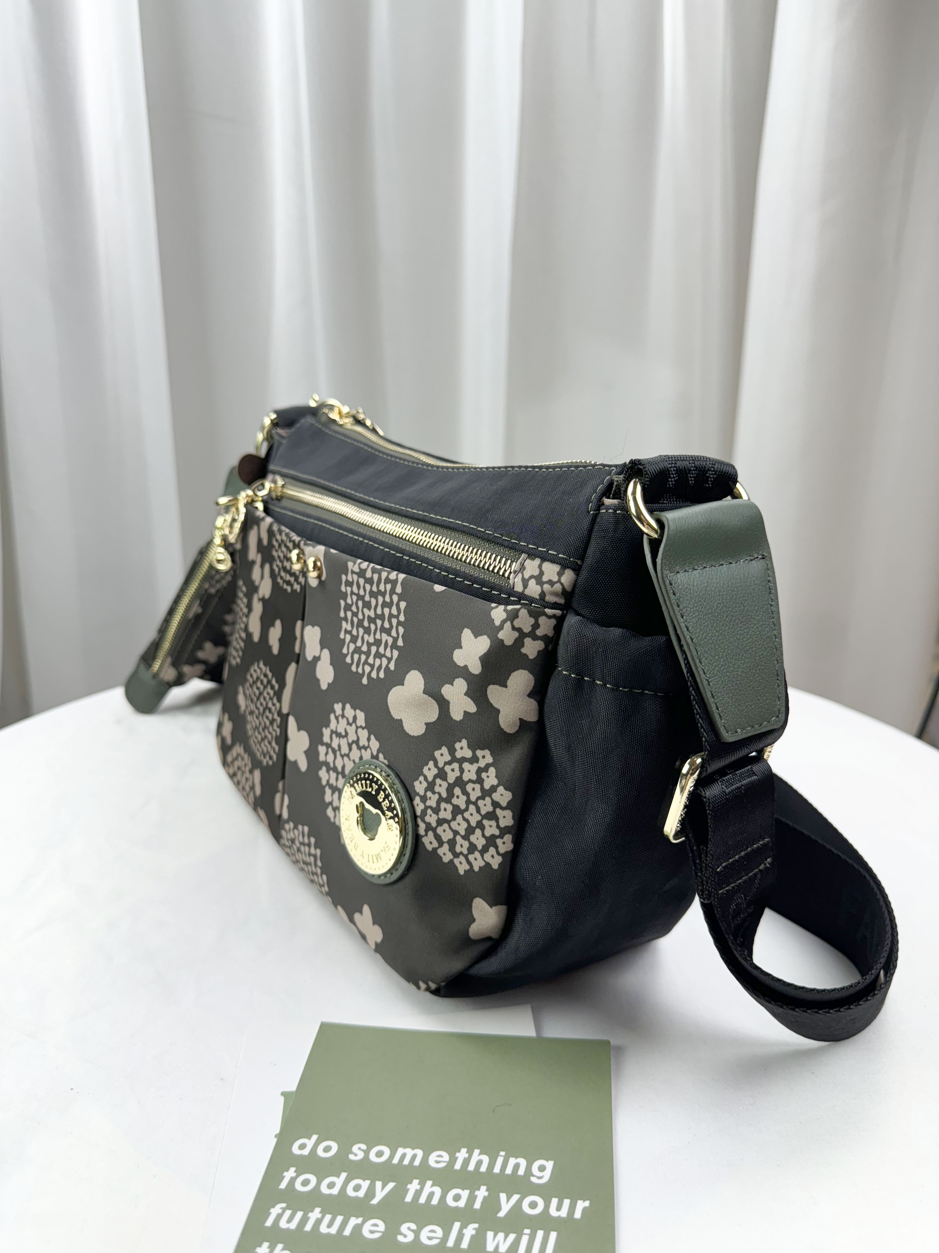 FamilyBear 墨綠圖騰防潑水側背包 附零錢包   #2806