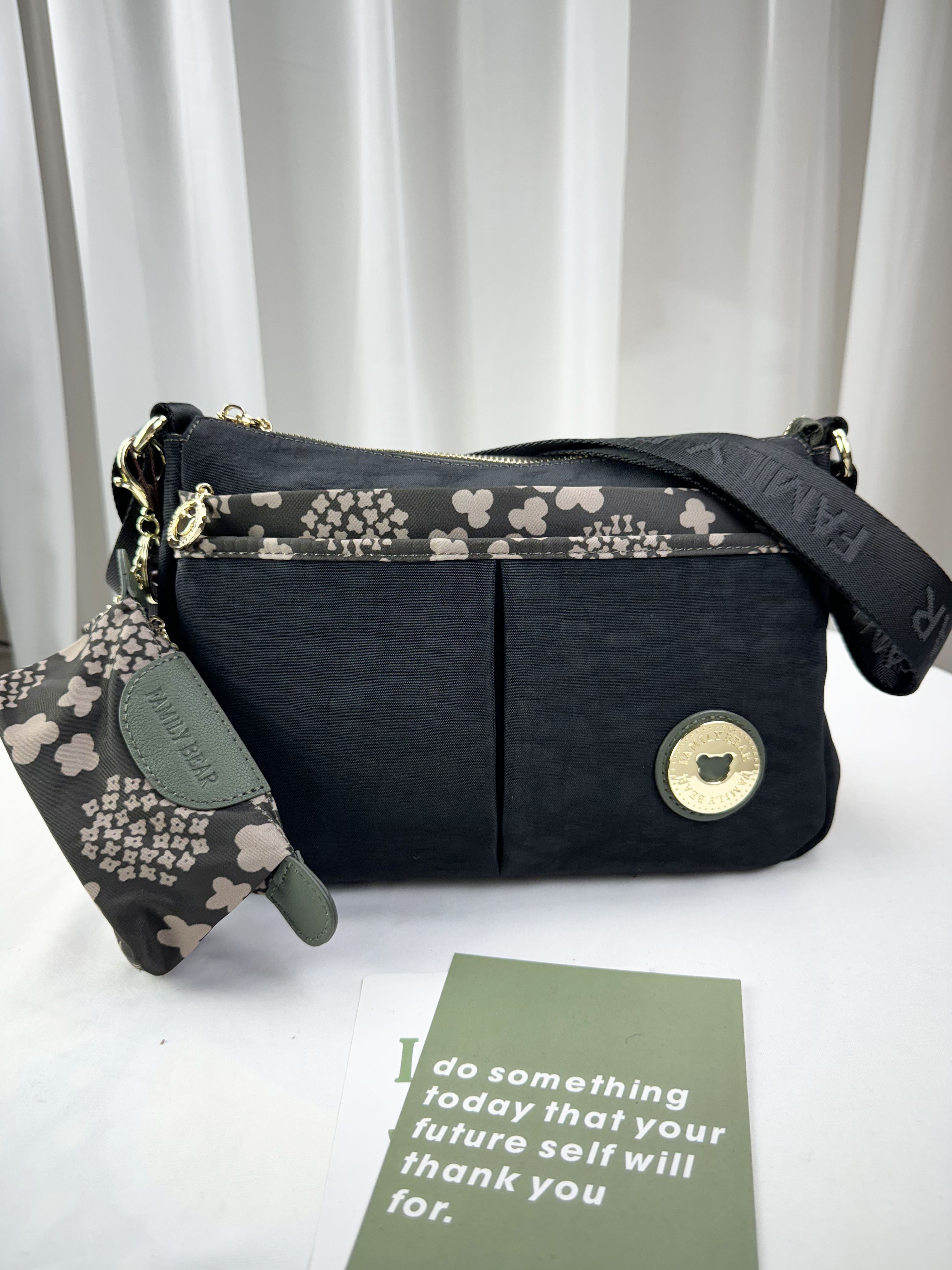 FamilyBear 墨綠圖騰防潑水側背包 附零錢包  #2746