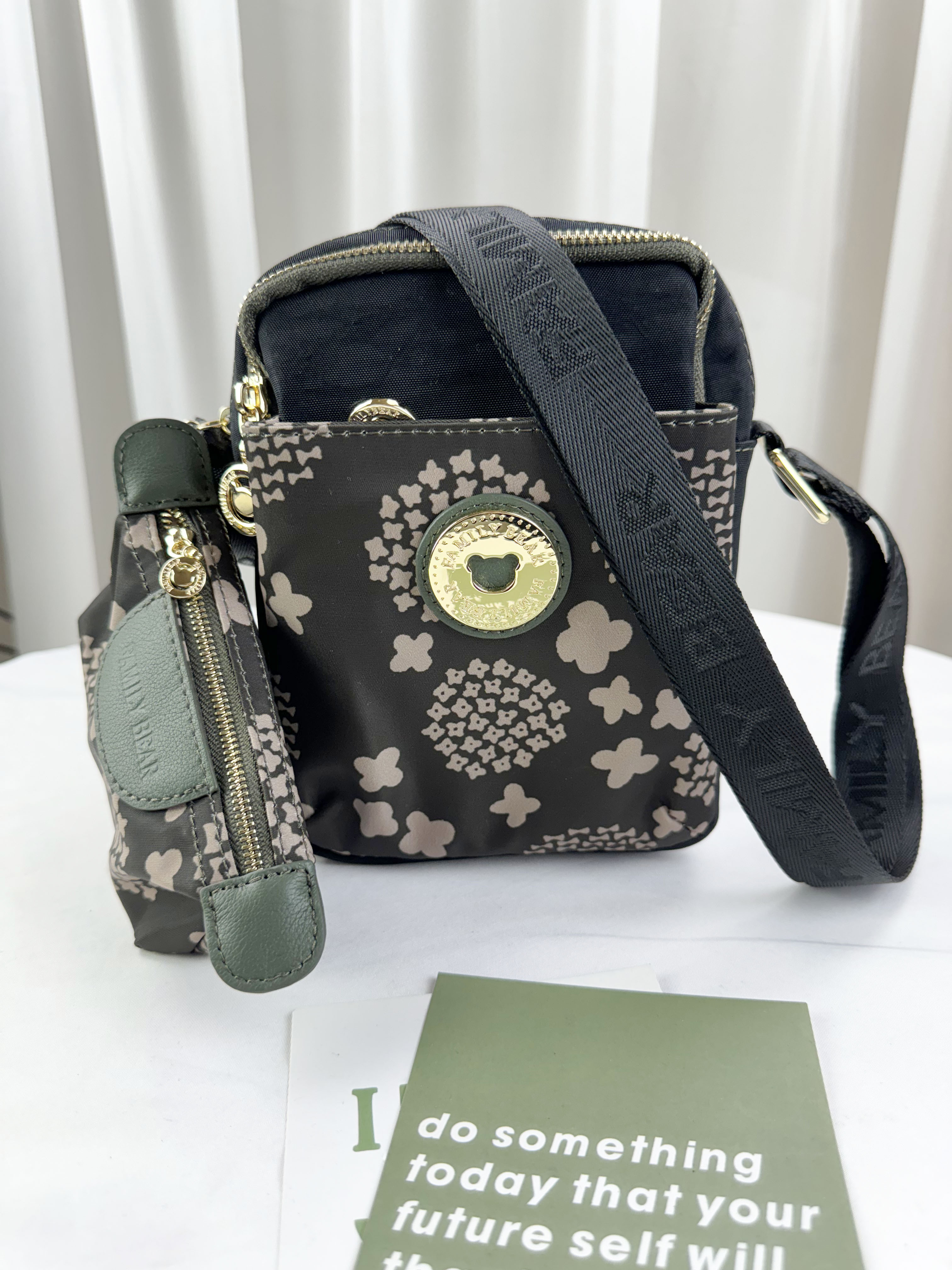 FamilyBear 墨綠圖騰防潑水側背包 附零錢包 #2499