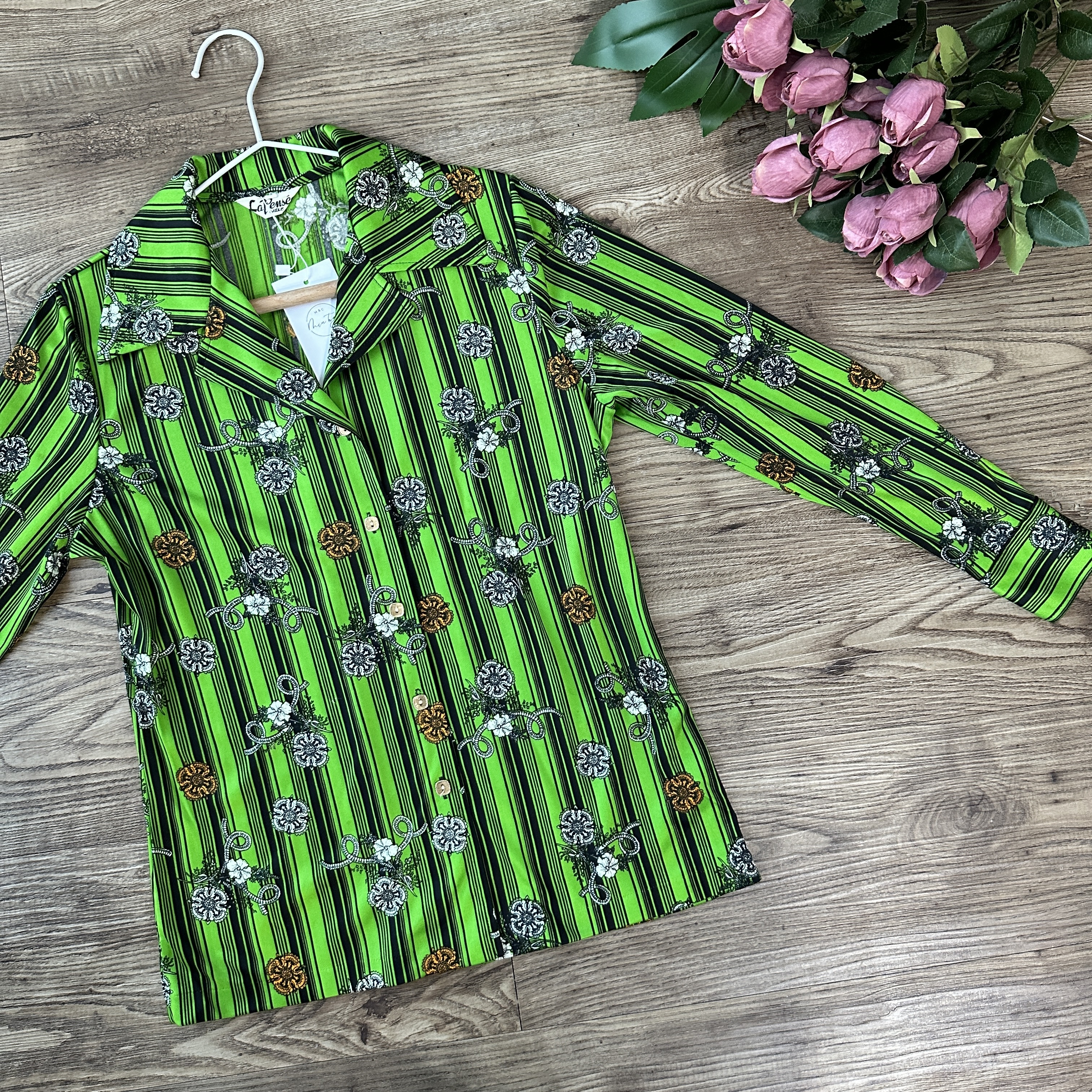 鮮綠色宮廷風直紋上衣