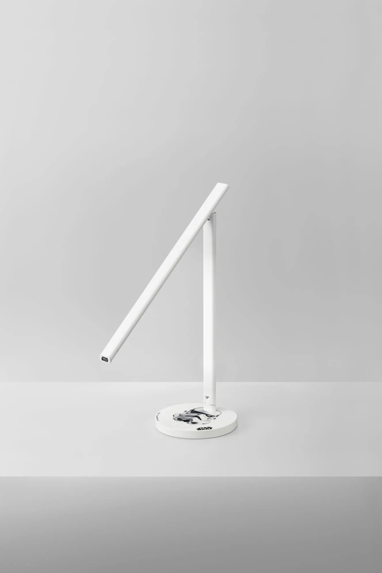 Momax Smart D Star Wars 智能檯燈連無線充電 QL6SUKWD1