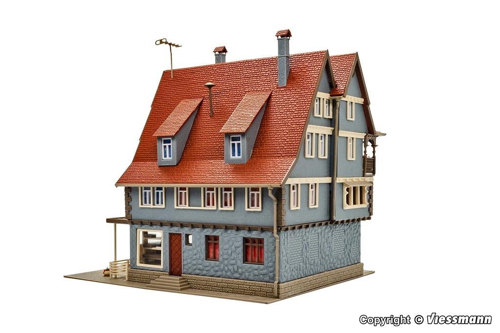 Vollmer 43660 HO scale, Supermarket with interior and LED lighting, functional kit