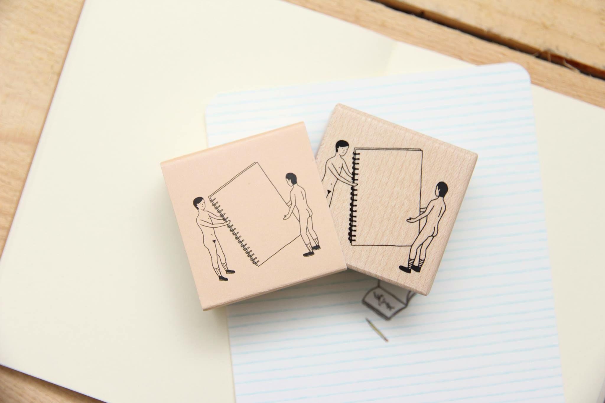 裸男搬運工原木印章 筆記本｜小代誌 Little thing 台灣