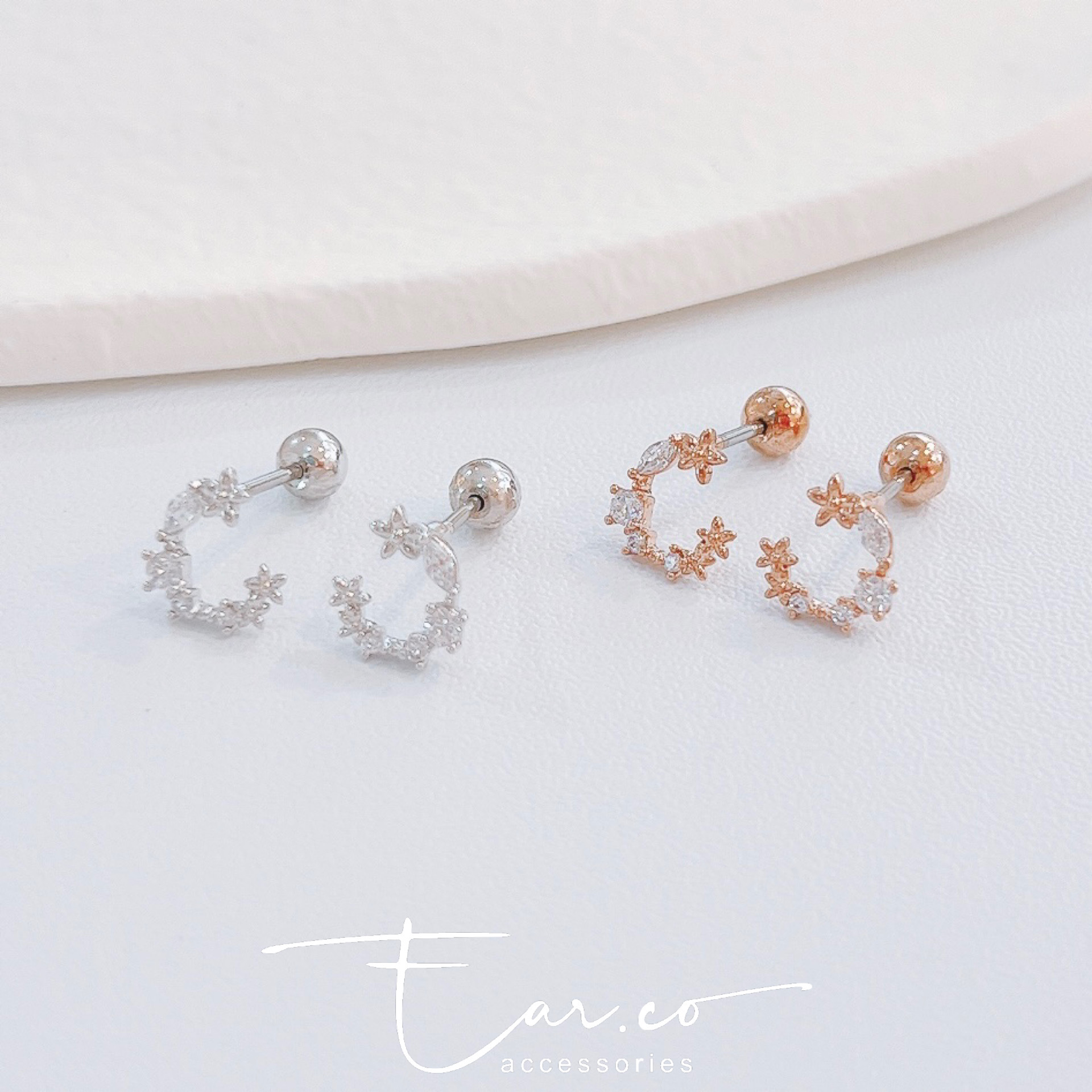 閃石小花月亮醫療鋼耳珠/耳骨釘 [一對]