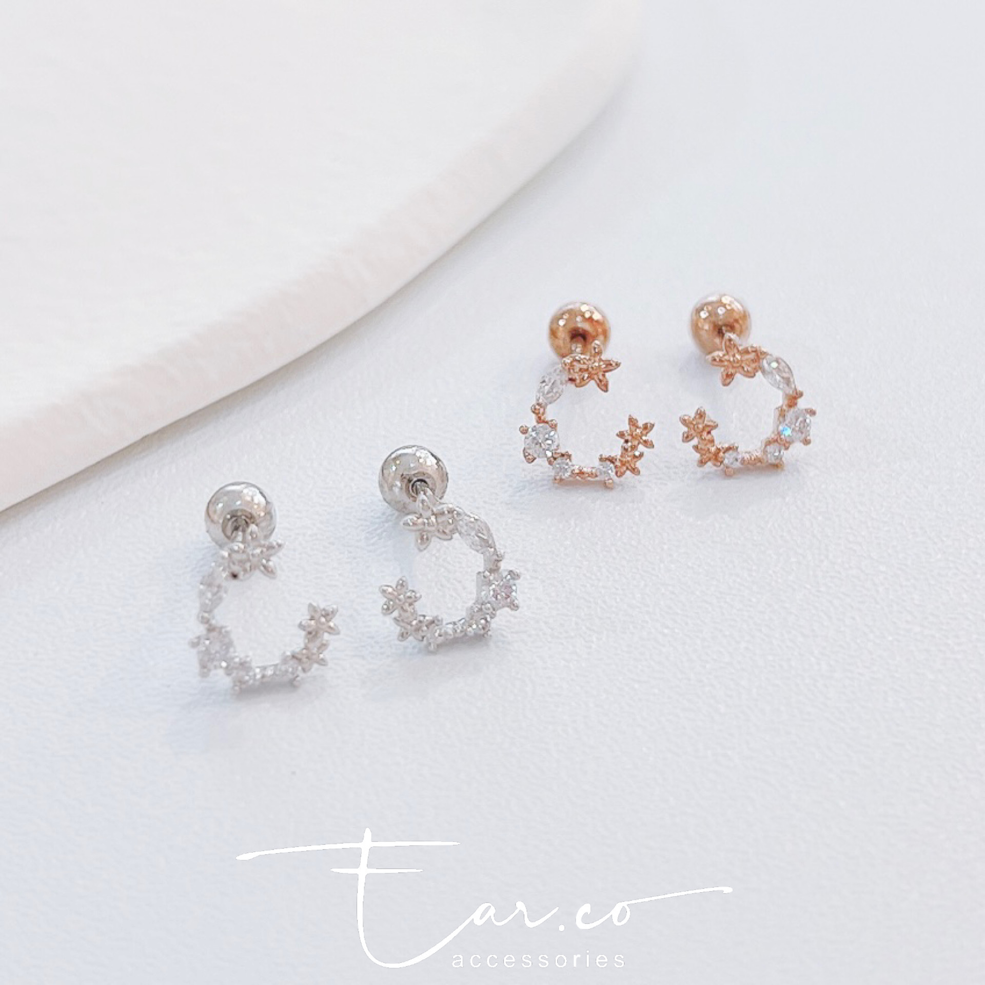 閃石小花月亮醫療鋼耳珠/耳骨釘 [一對]