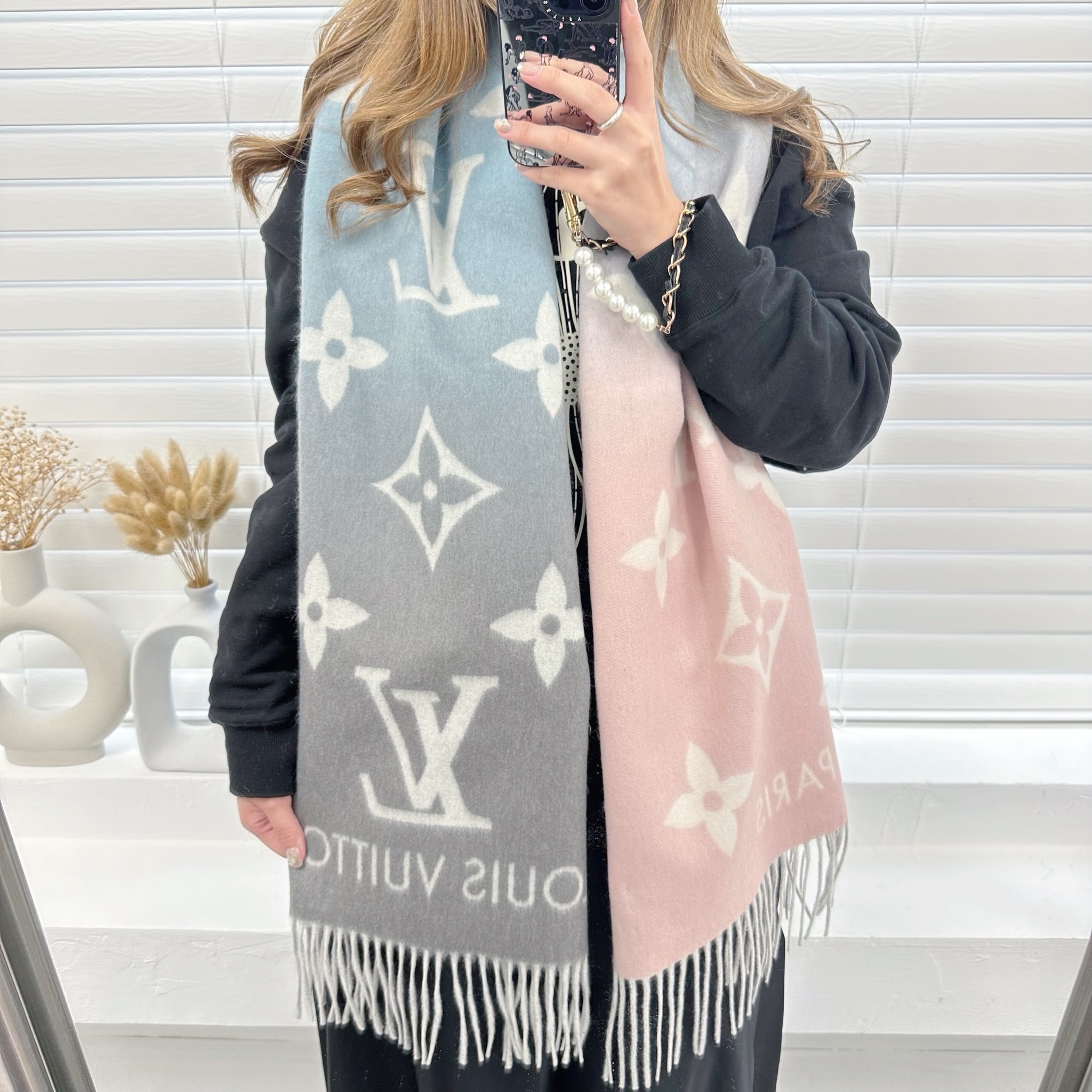 LV Reykjavik Gradient Scarf