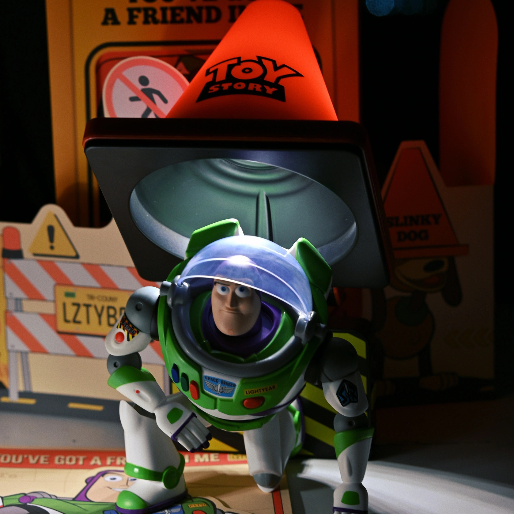 迪士尼 官方授權 DISNEY PIXAR 皮克斯 玩具總動員 巴斯光年 路障燈 三角錐 夜燈 檯燈 / 預購