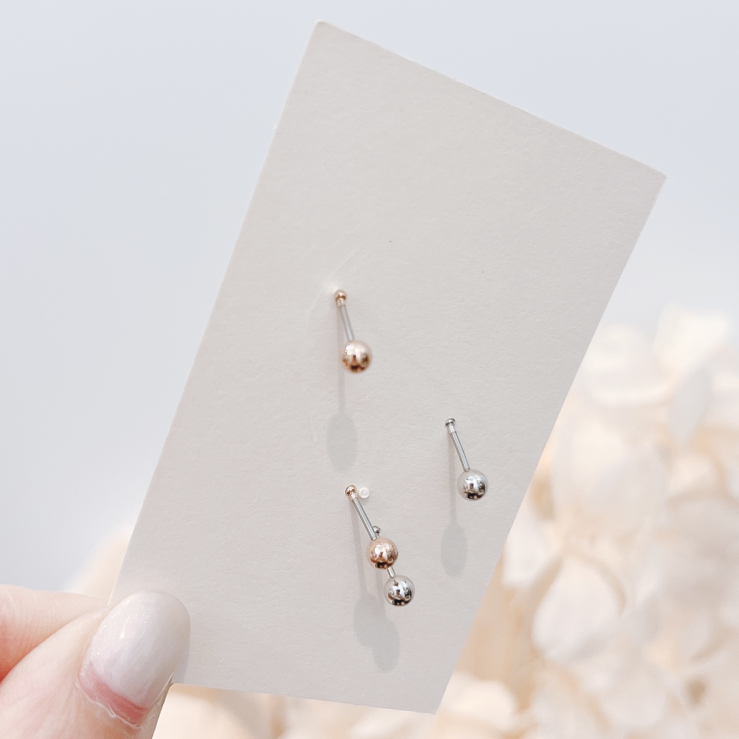 小蝴蝶藍紫色花圈醫療鋼耳珠/耳骨釘 [一對]