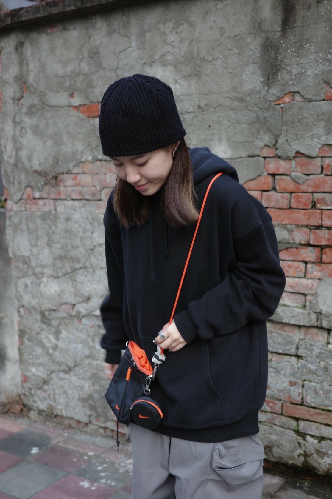 Nike 海外限定抽繩小包側背包 (BG034-018A)