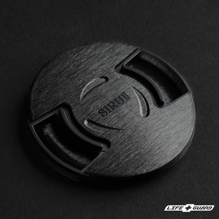 髮絲黑貼膜質感特寫，LIFE+GUARD 設計風格