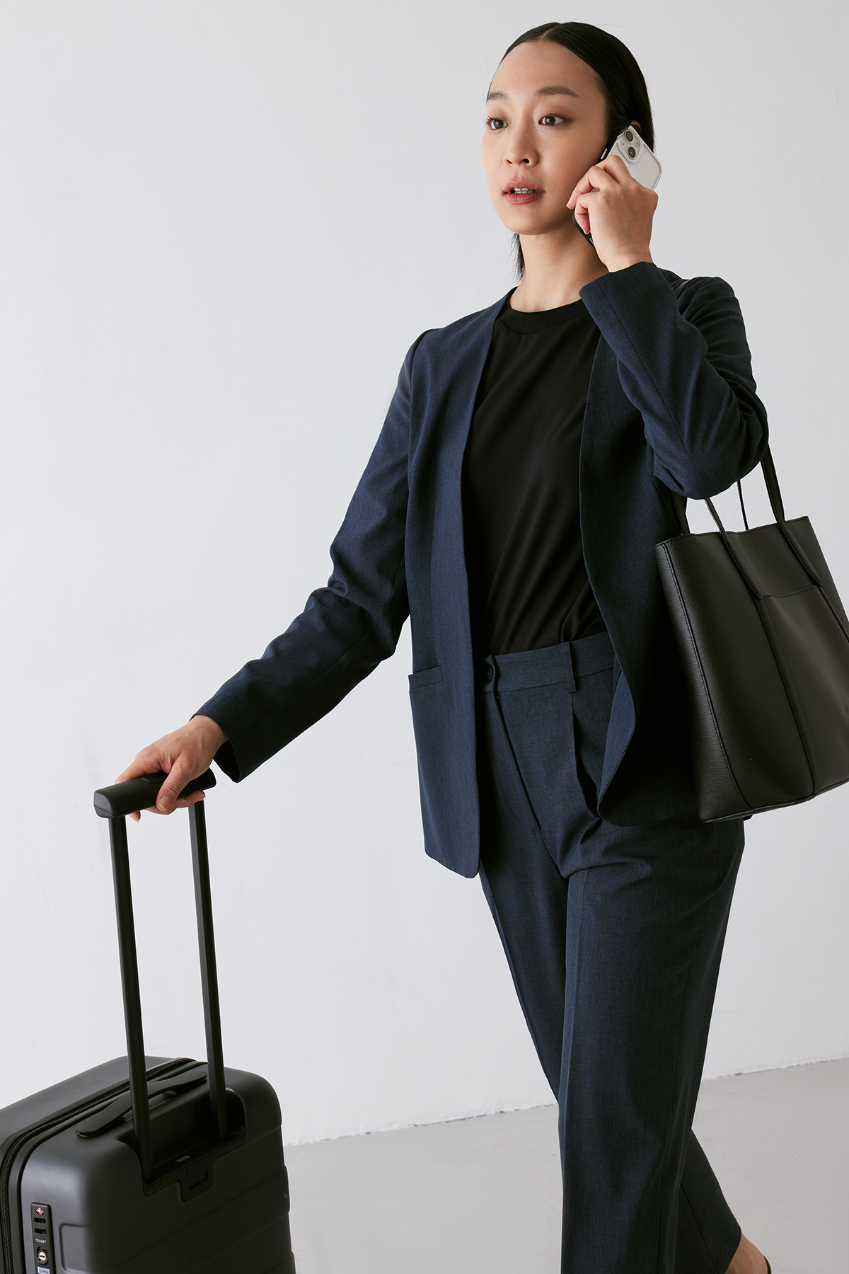 VOY 輕量打褶西裝褲 女（丈青）