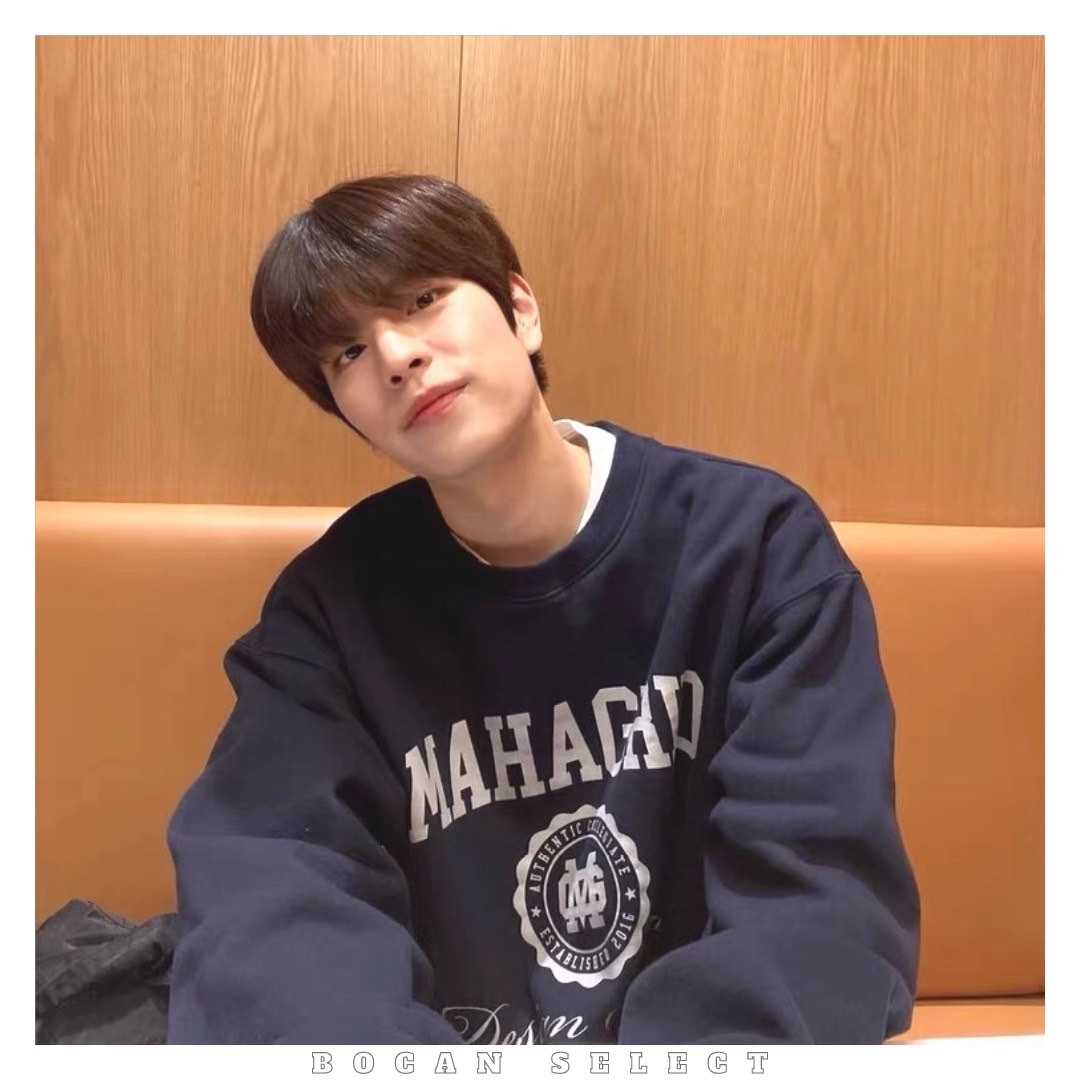 韓國連線🇰🇷MAHAGRID 美式字母 徽章 衛衣 大學T