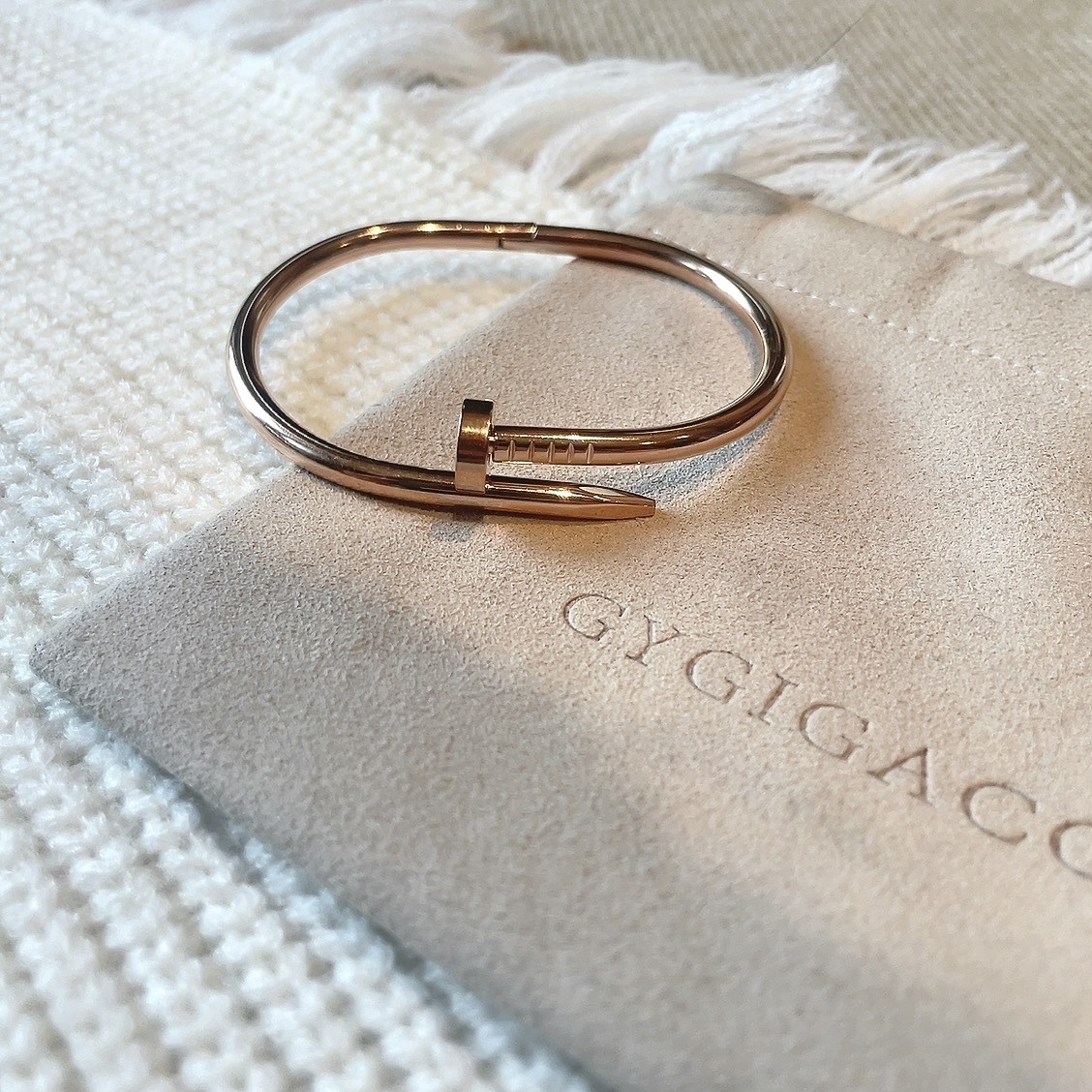 ct經典釘子18k高奢定製手鐲無鑽款