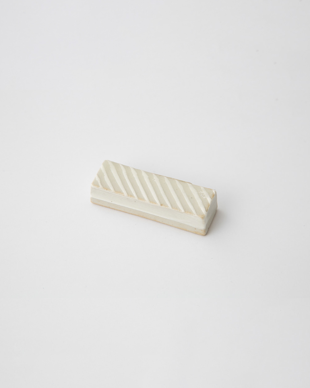 波佐見燒 ORIME 筷子托 人字紋｜aiyu