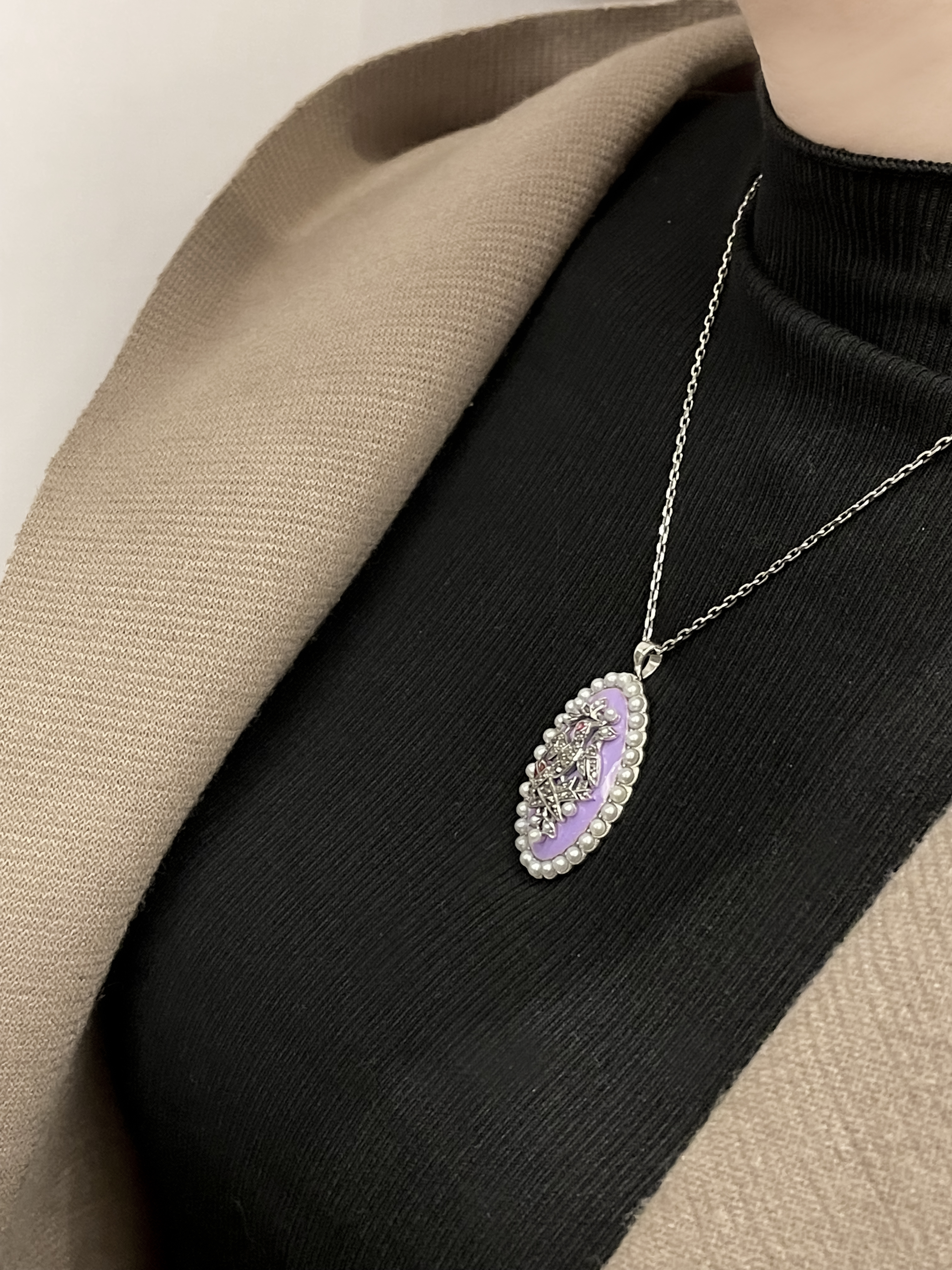 紫色琺瑯雕刻墜子