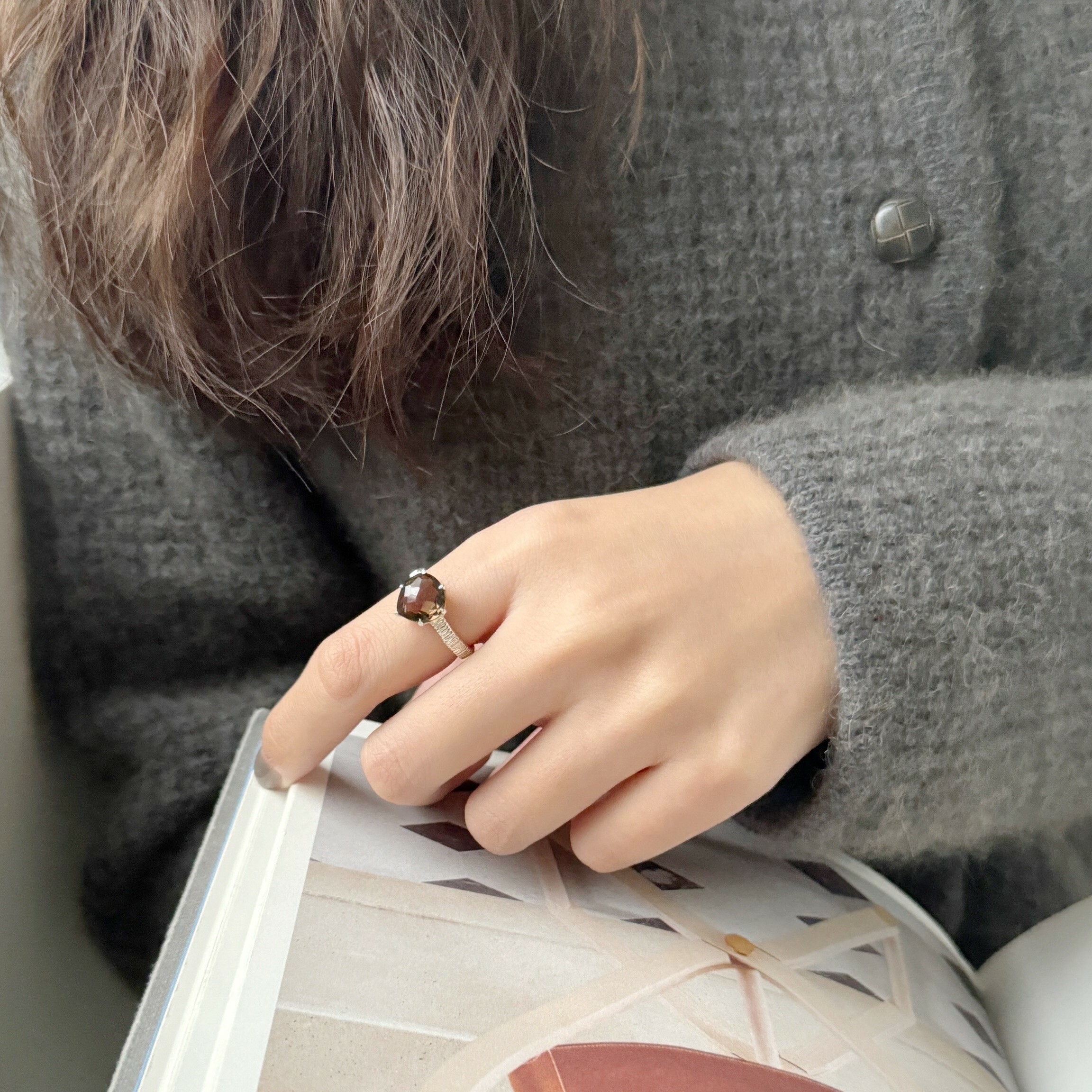 大飯糰茶晶手感刻紋戒指