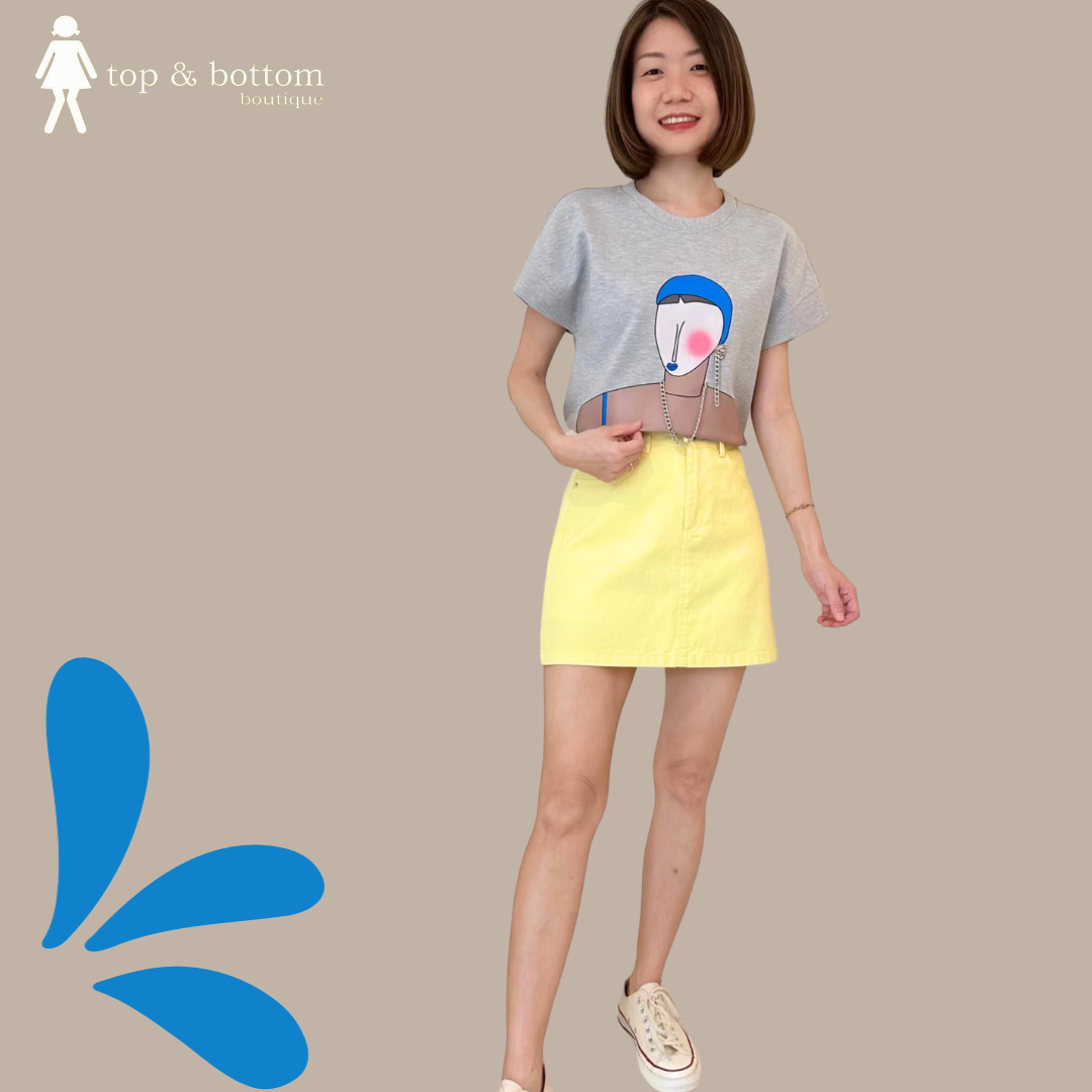 GIRL & CHAIN DETAILED TEE BLOUSE