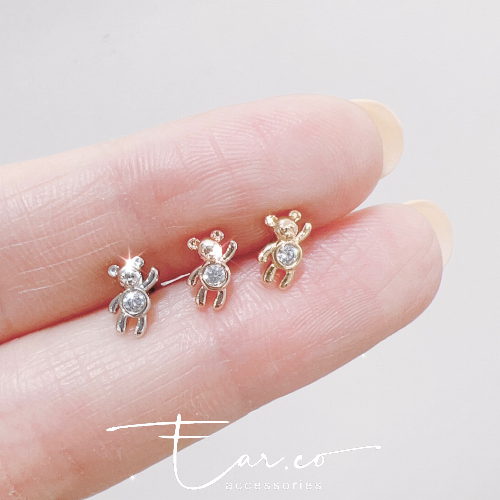 閃石舉手小熊耳珠/耳骨釘 [單支]