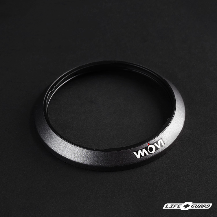 霧灰貼膜質感特寫，LIFE+GUARD 設計風格