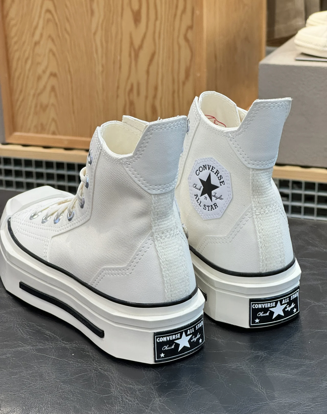 CONVERSE CHUCK 70 DE LUXE SQUARED HI