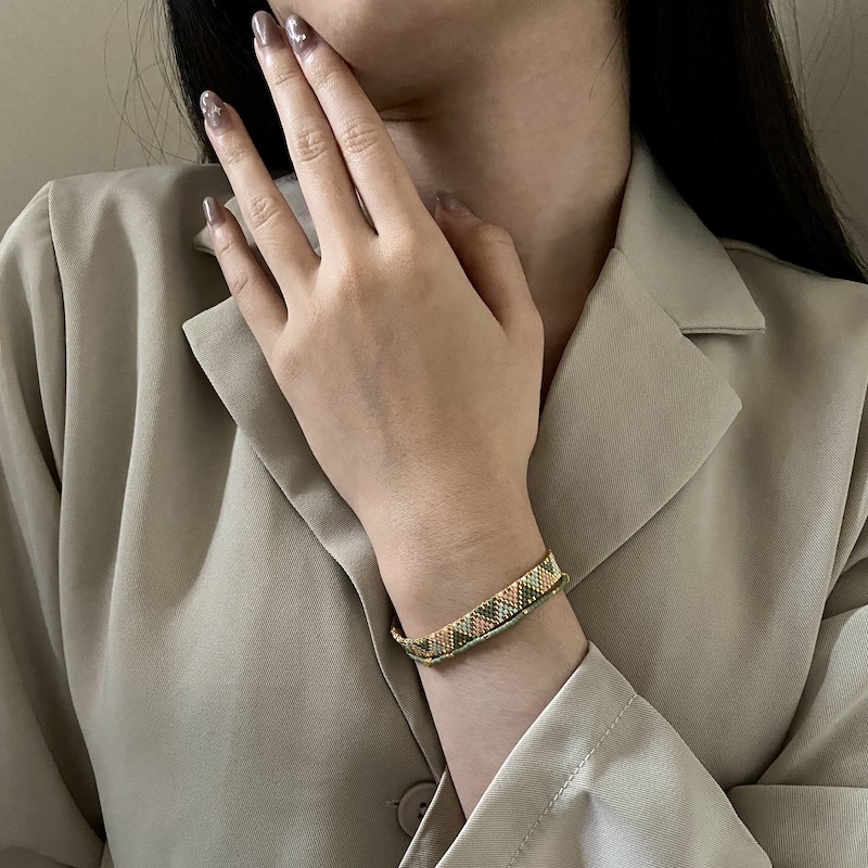 山湖碧粉 | 寬帶串珠編織手鍊