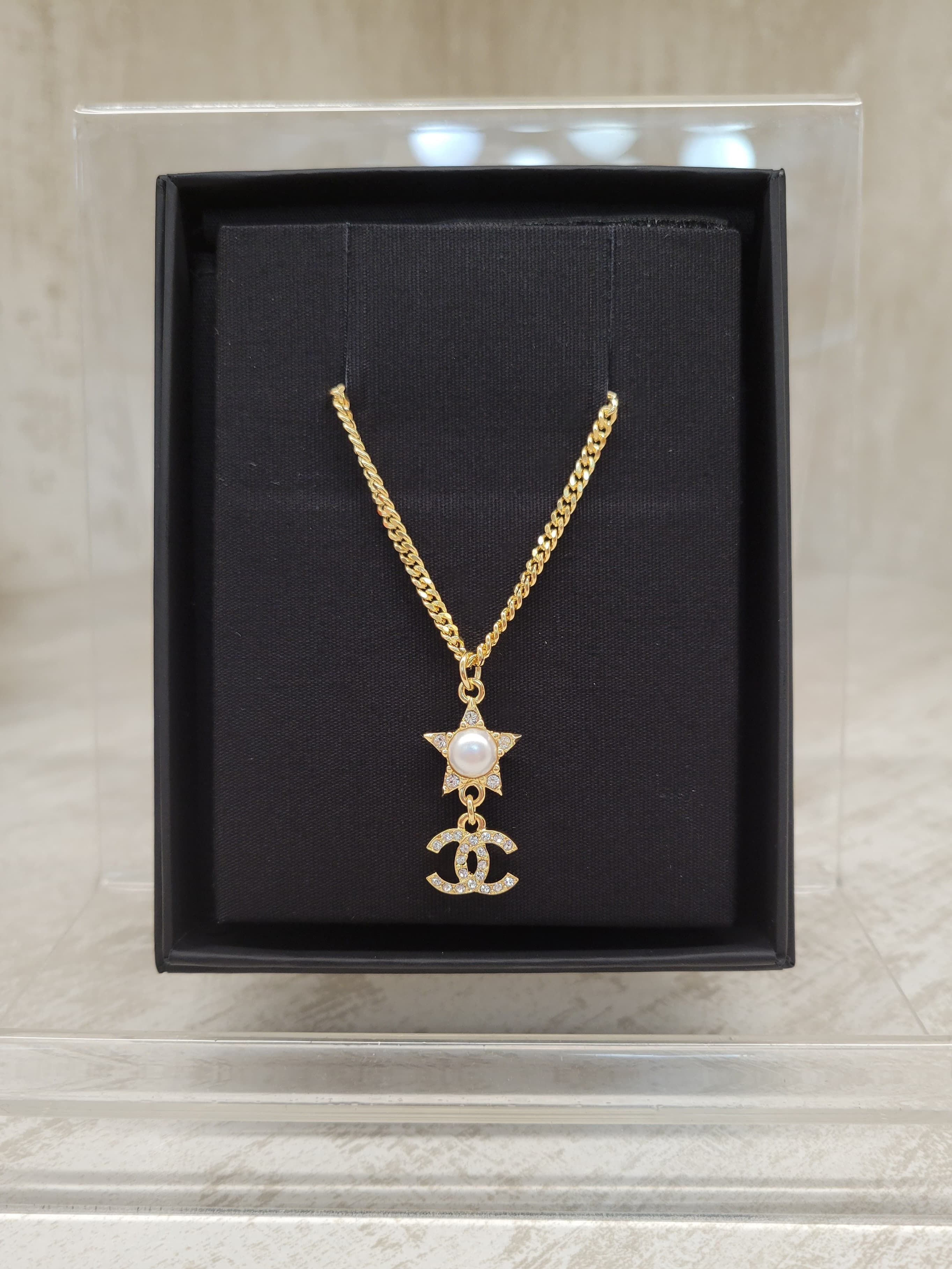 Chanel ABC642 star pearl necklace