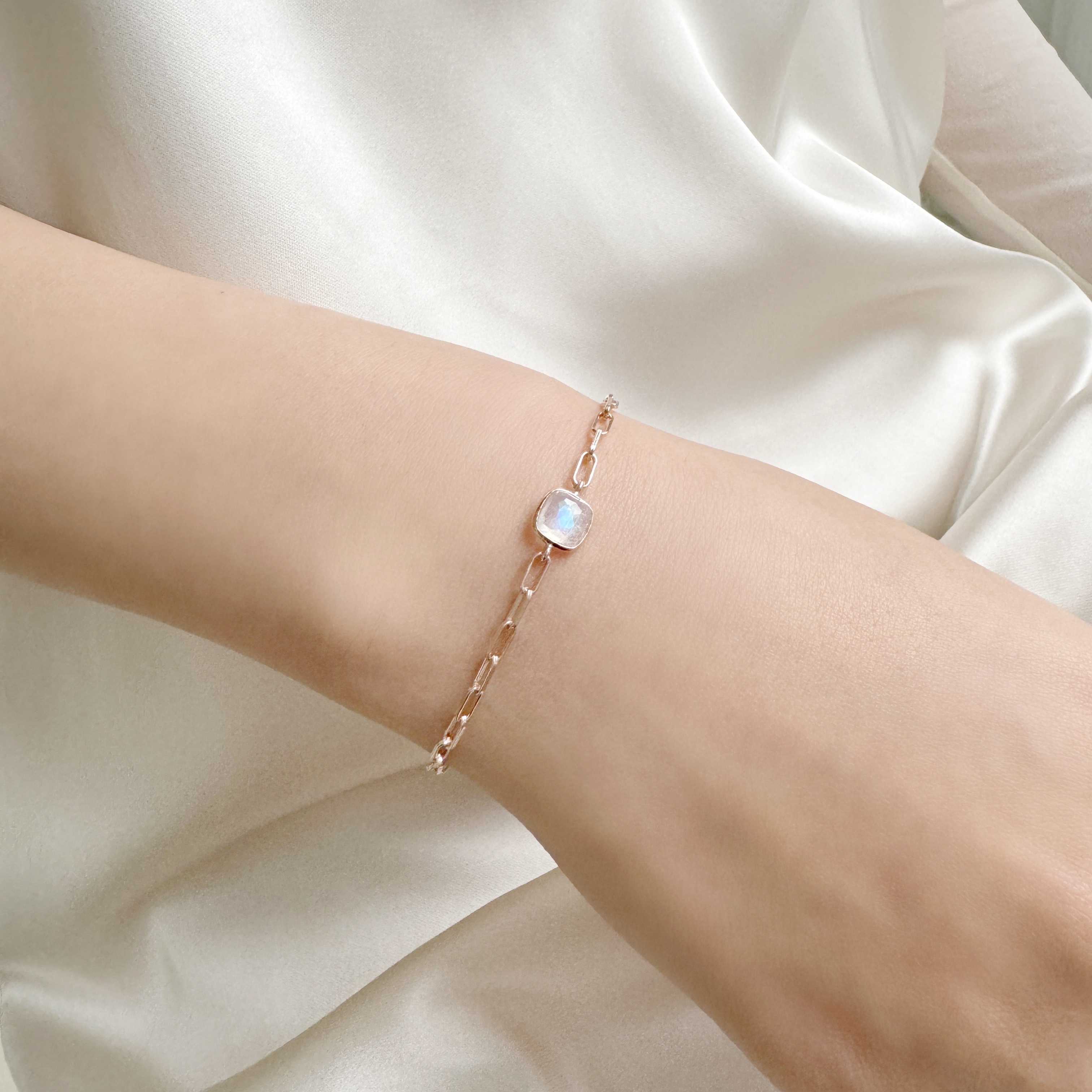 cushion月光石longbox手鍊