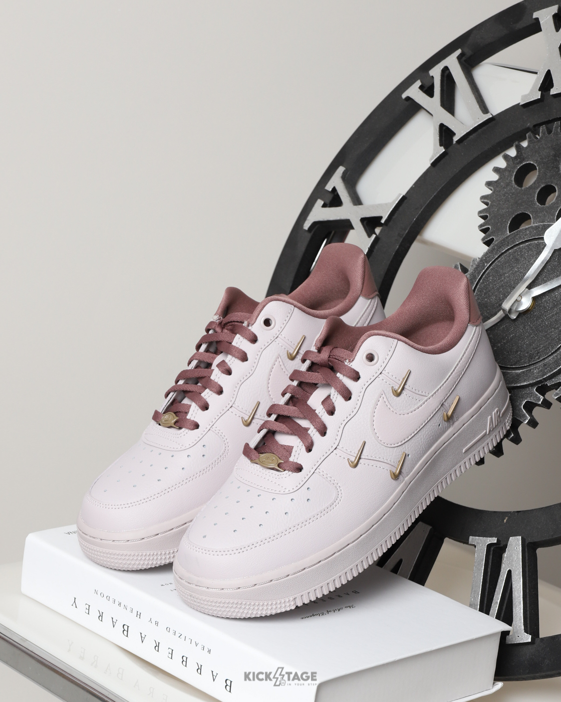 [現貨] 女鞋 NIKE AIR FORCE 1 Pink Oxford  玫瑰粉 古銅勾 四勾 低筒休閒鞋【HF0735-001】AF1
