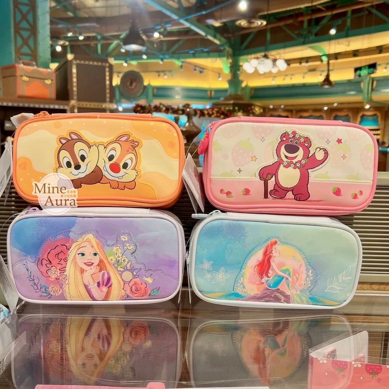 熊抱哥 Lotso 草莓舉手圖案  筆袋 收納包 化妝包 玩具總動員 Toy Story -上海迪士尼樂園