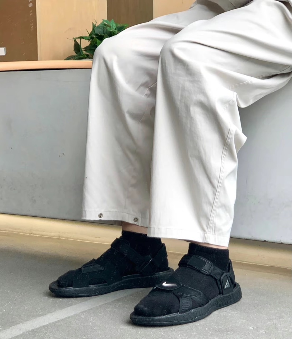 KTQ STORE ‧  Nike ACG Air Deschutz 涼鞋 全黑 DO8951-001