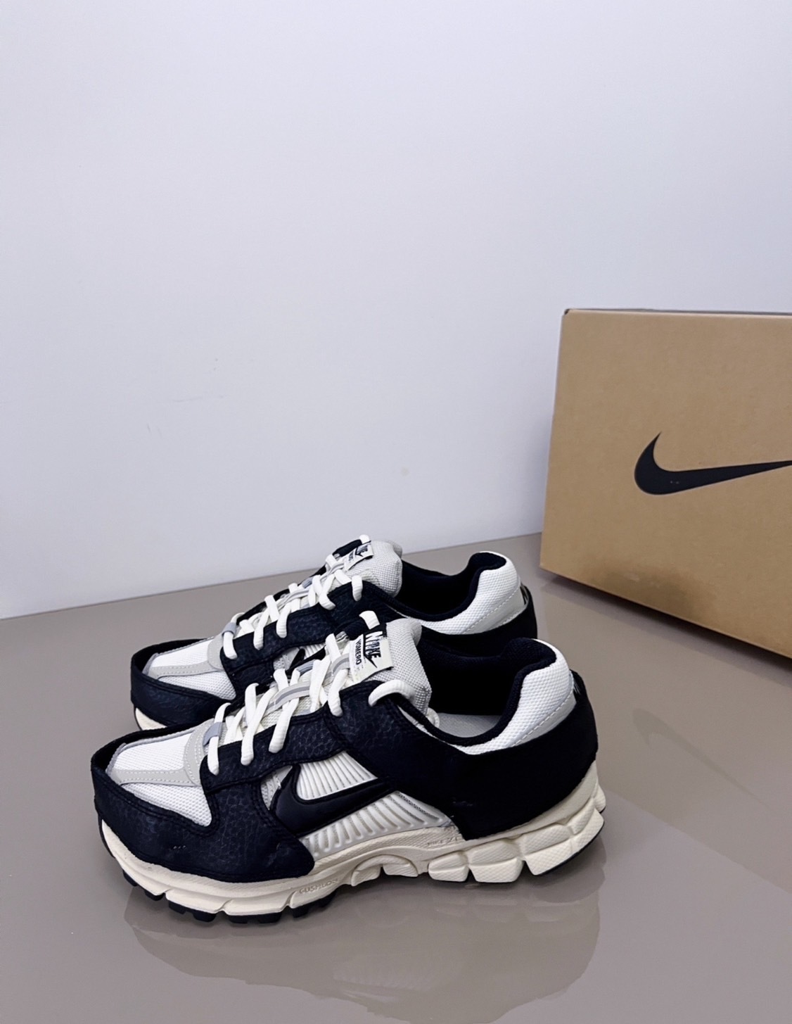 KTQ STORE ‧  Nike Zoom Vomero 5 "Timeless" 黑白 FJ5474-133