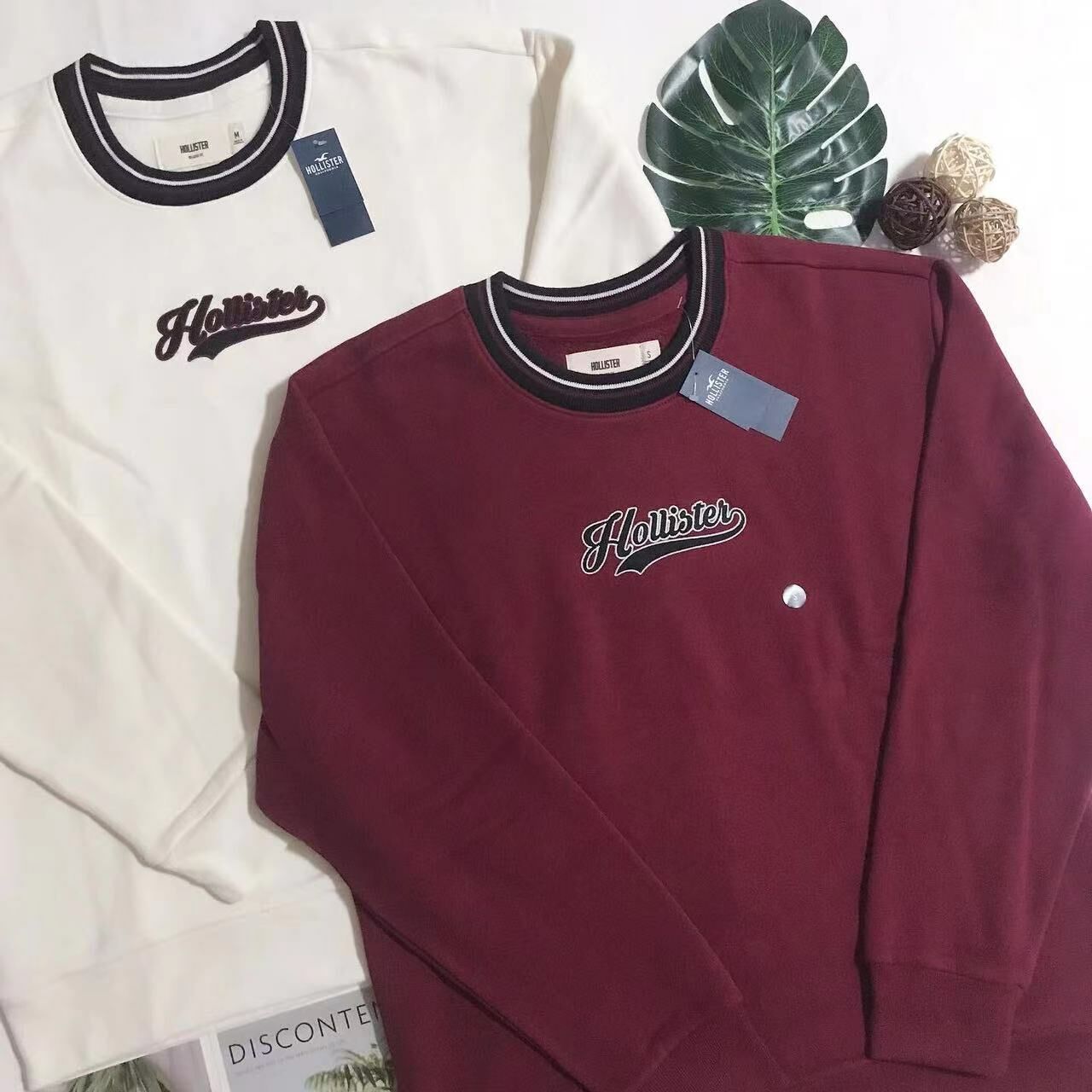 HOLLISTER MIDDLE LOGO SWEATSHIRT