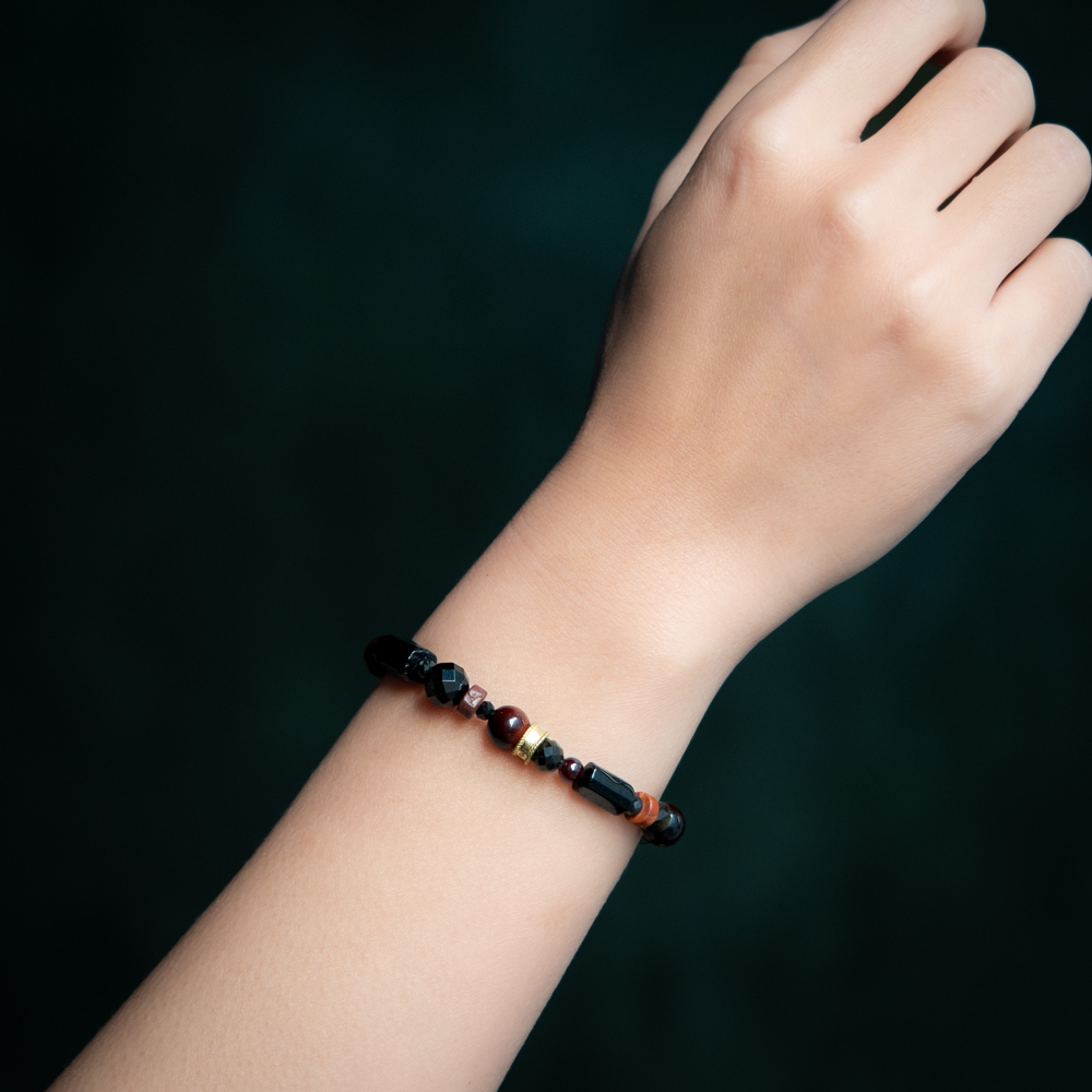 有底氣的人｜黑碧璽紅虎眼手鍊 C1577