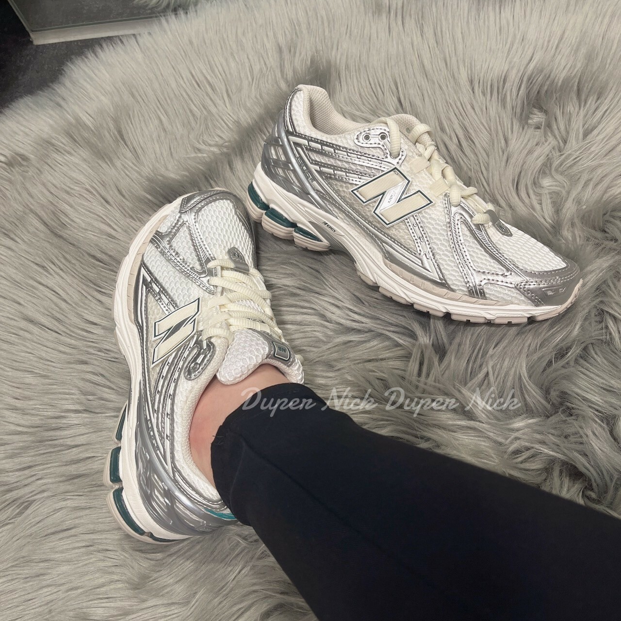 NEW BALANCE 1906R 白灰銀