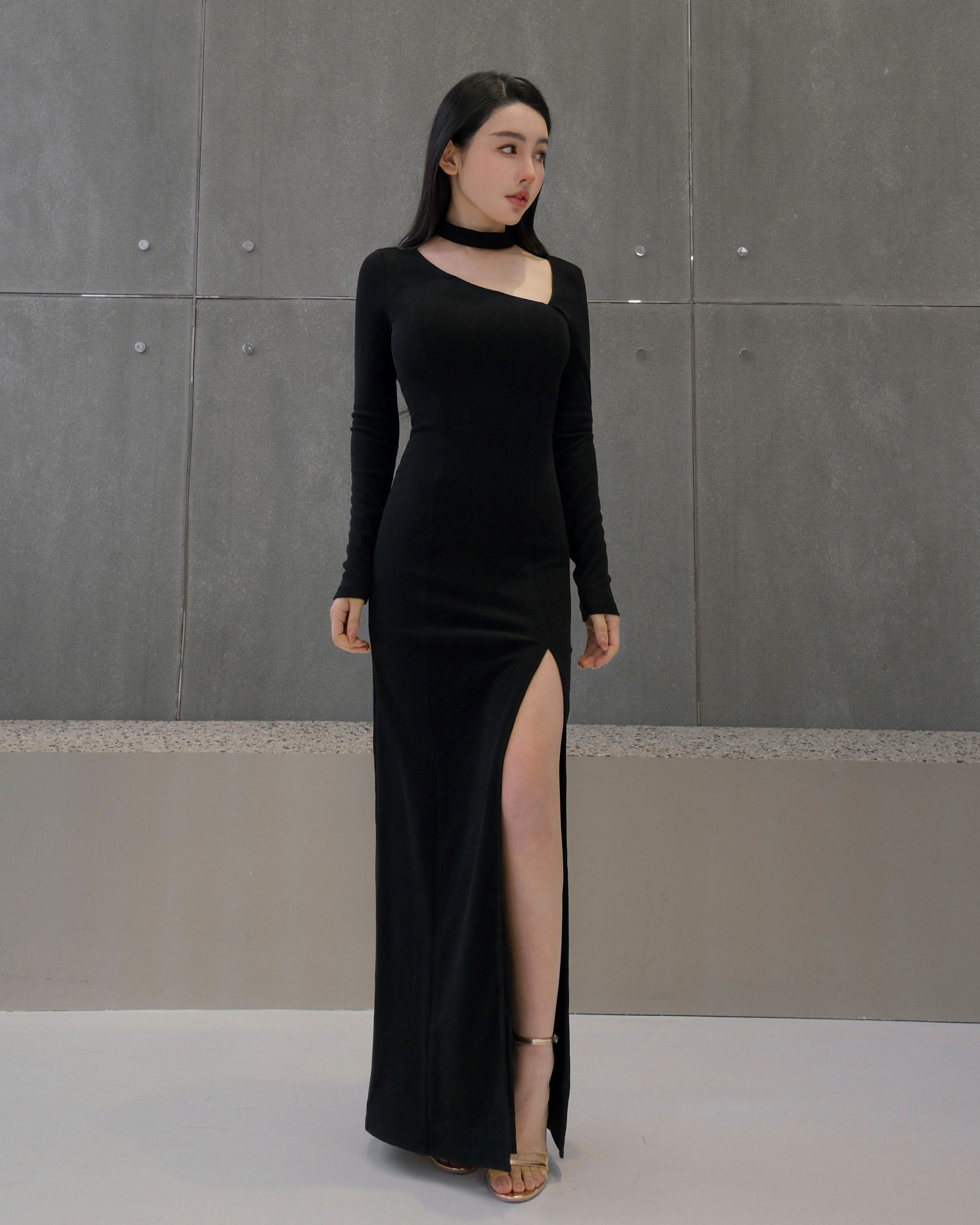 ⭒訂製-不對稱斜領繫脖針織開叉長洋