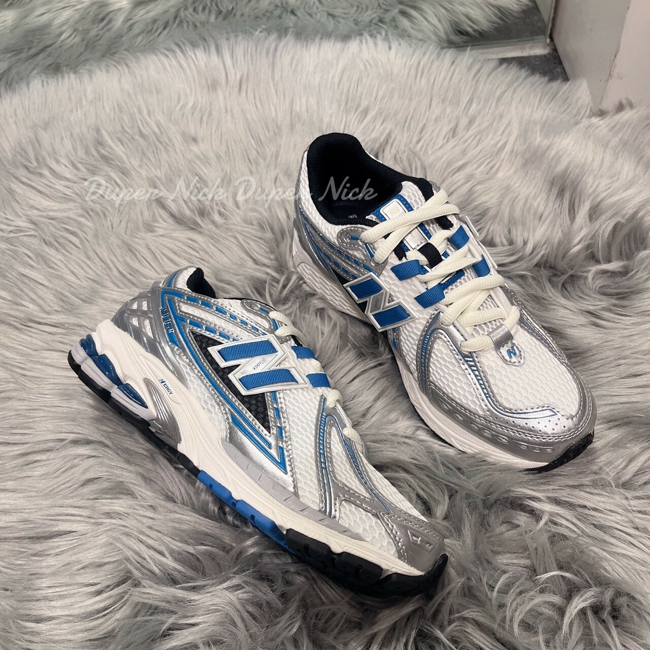 NEW BALANCE 1906R 復古銀藍