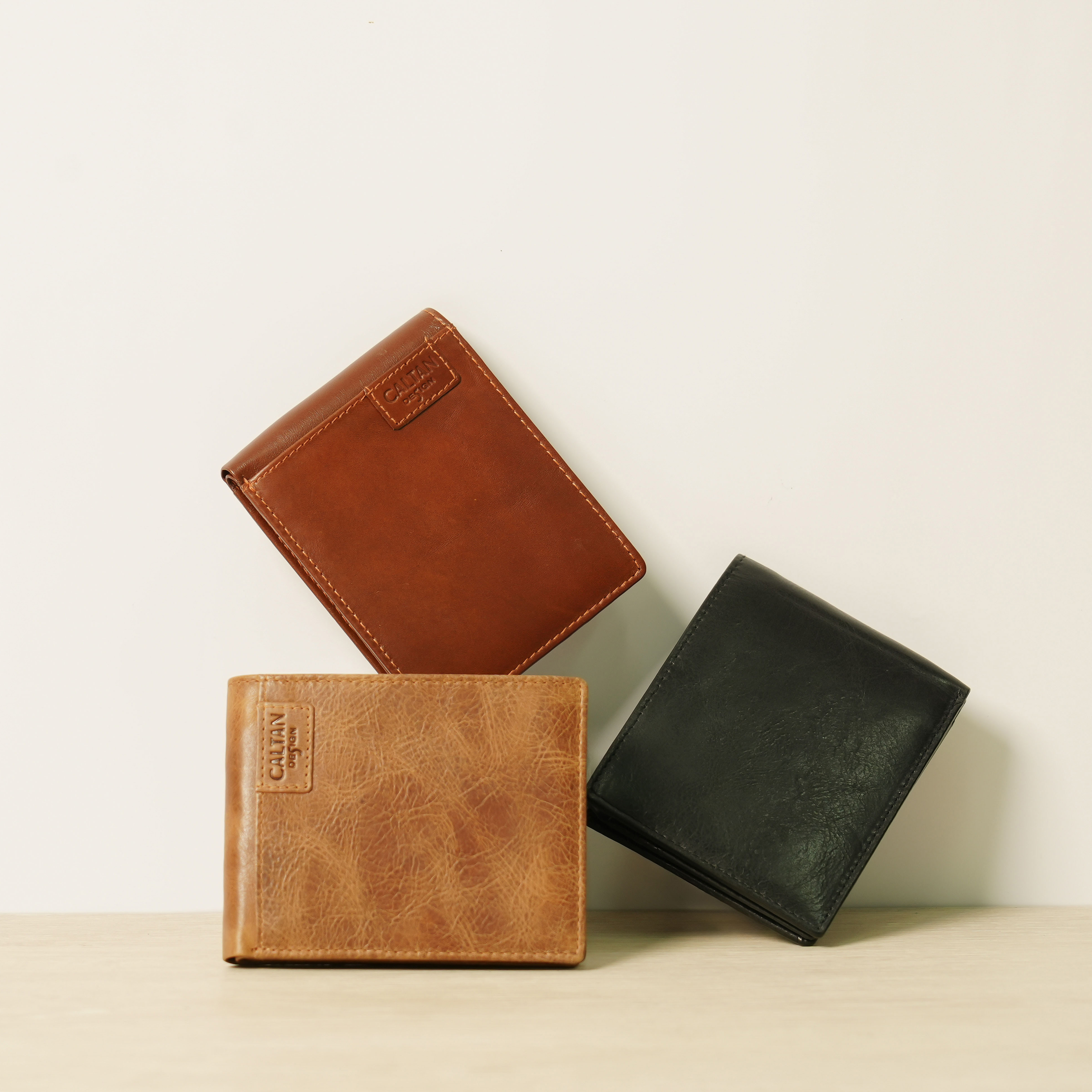 時尚男仕風格真皮短夾-三色(074135)