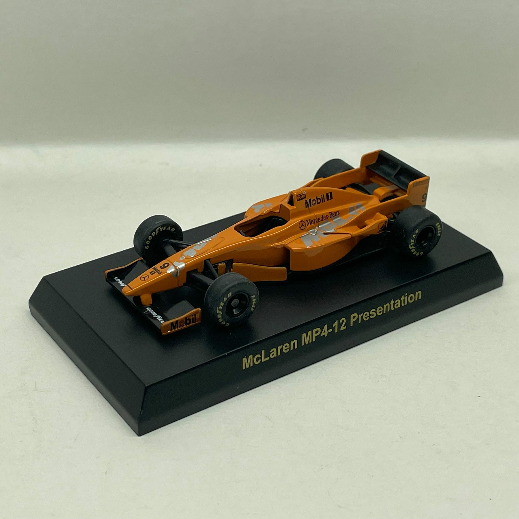 Kyosho 1:64 McLaren MP4-12 Presentation #9