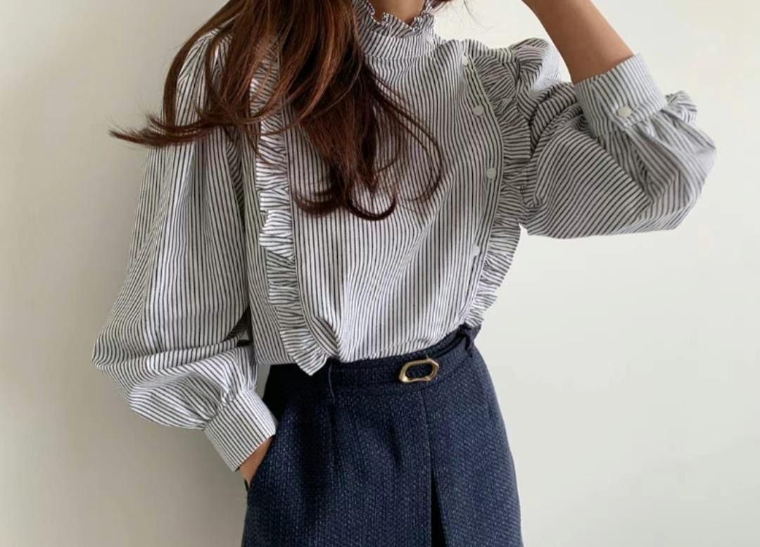 1.10 直間花邊恤衫