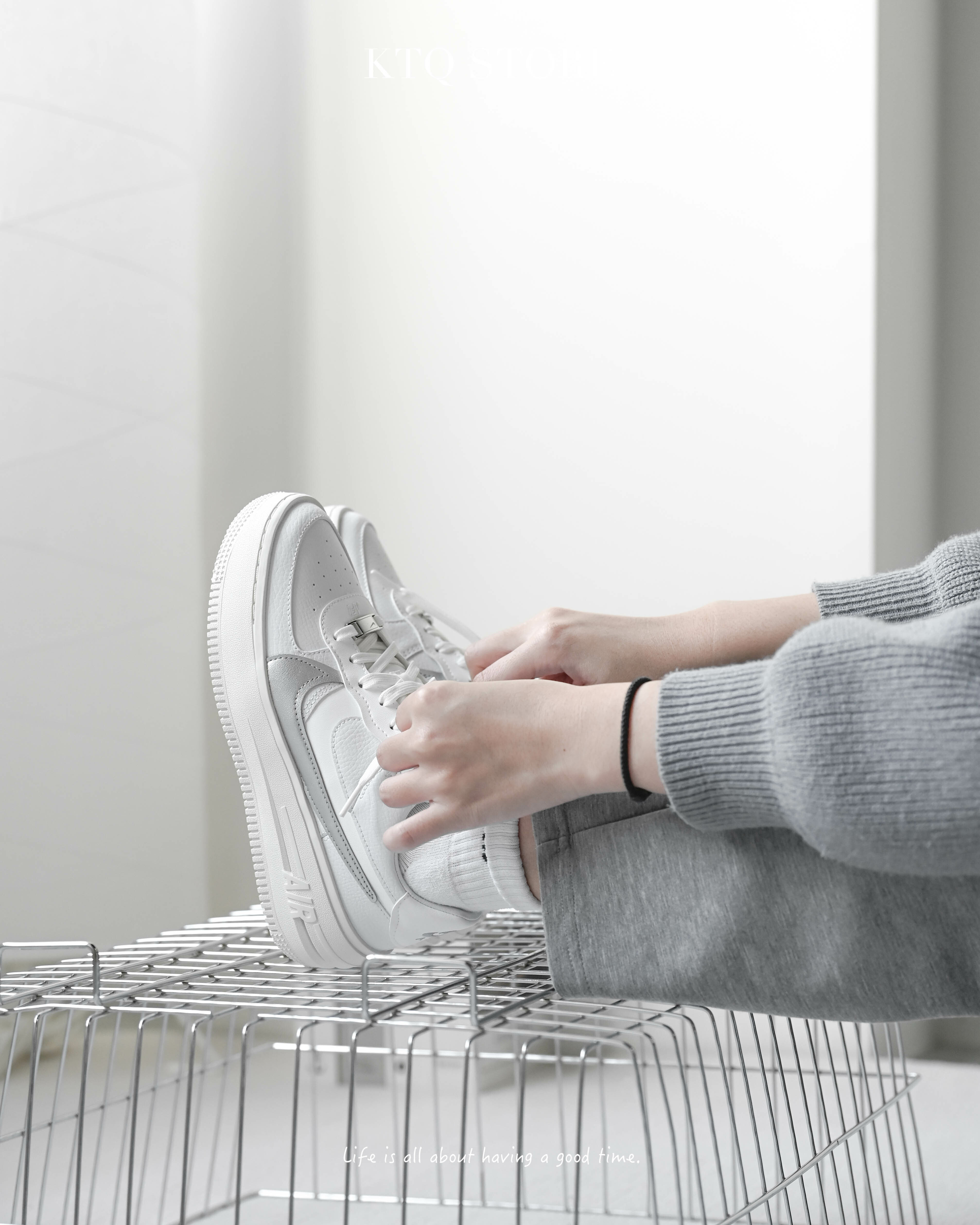 KTQ STORE ‧  Nike AIR FORCE 1 PLT.AF.ORM 奶白 銀勾 厚底 白銀 DJ9946-101