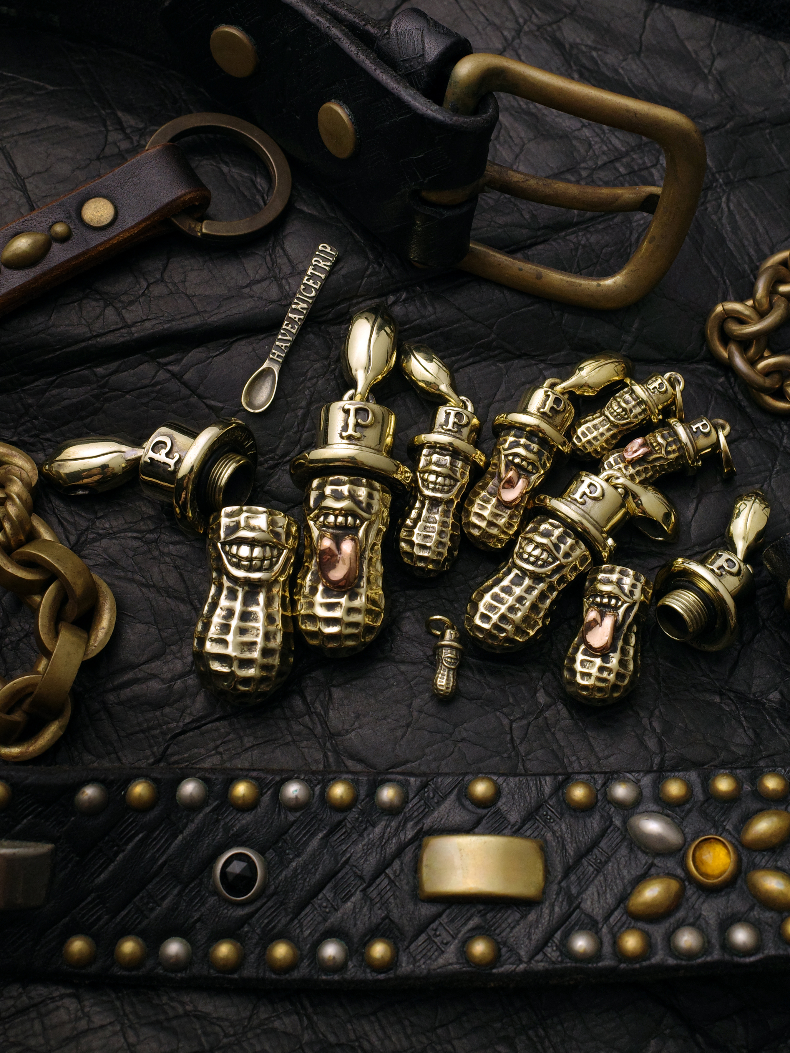 Peanuts & Co. 黃銅花生人【吐舌】