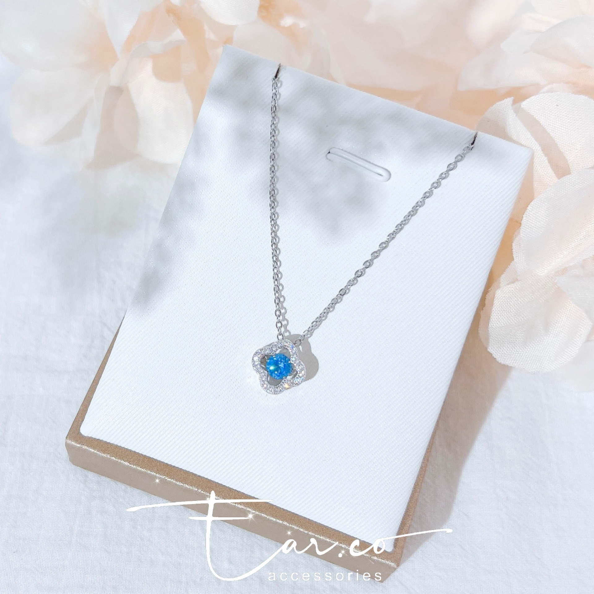 [BLUE] 精緻閃石四葉草Dancing Stone純銀頸鏈