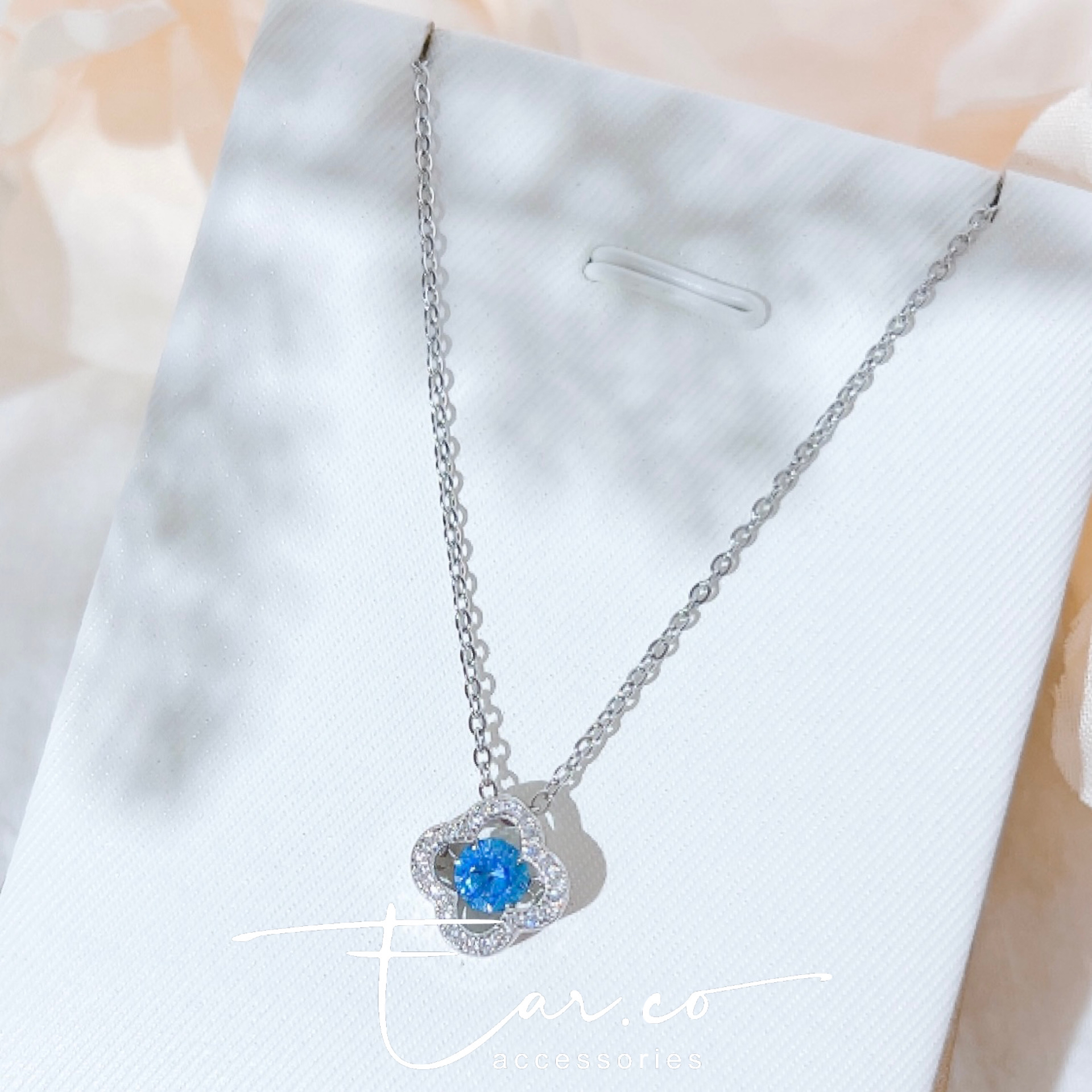 [BLUE] 精緻閃石四葉草Dancing Stone純銀頸鏈