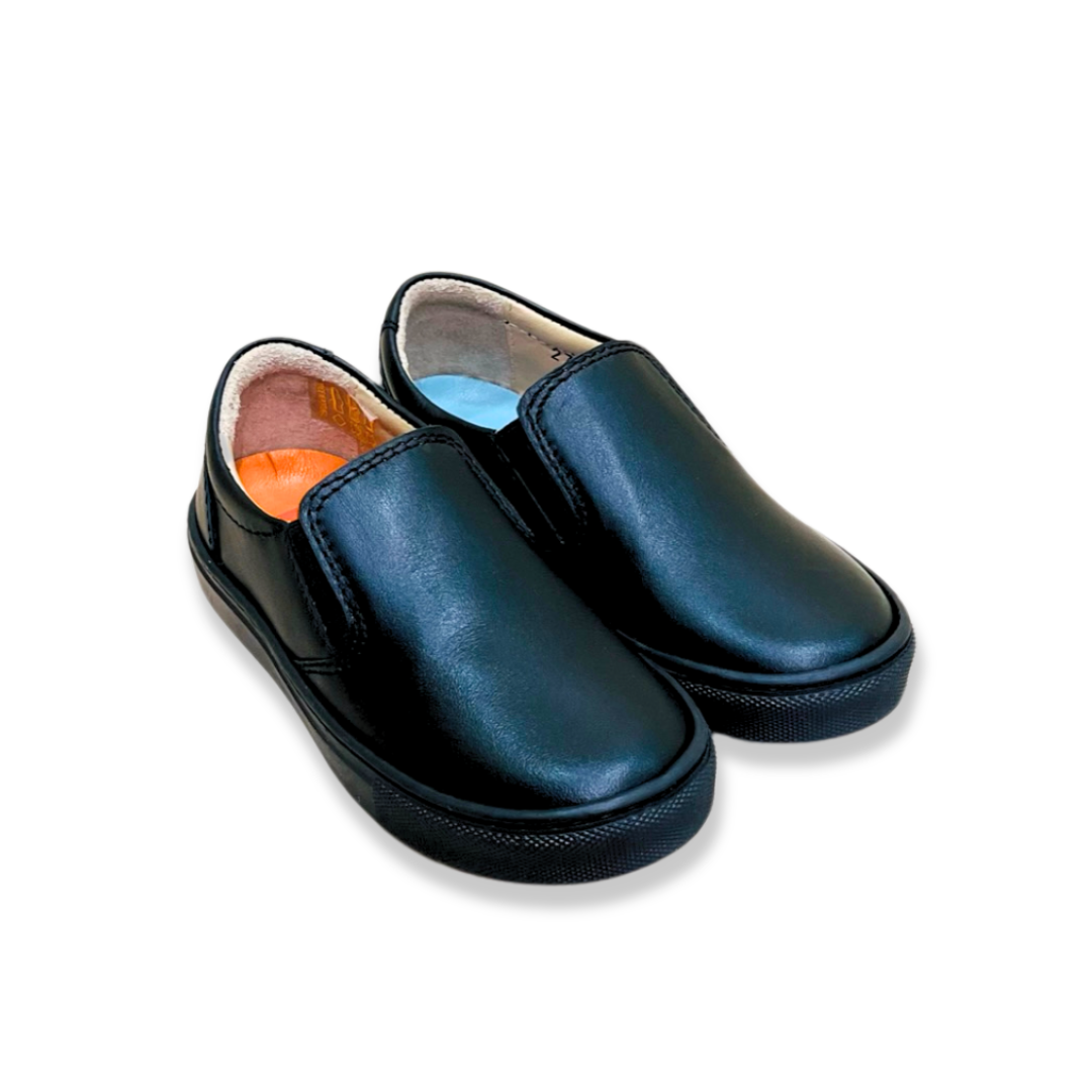 Petasil Pax  黑色學生皮鞋