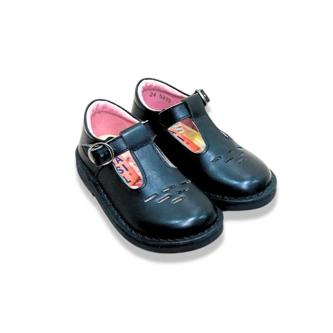 Petasil Cora 黑色學生皮鞋