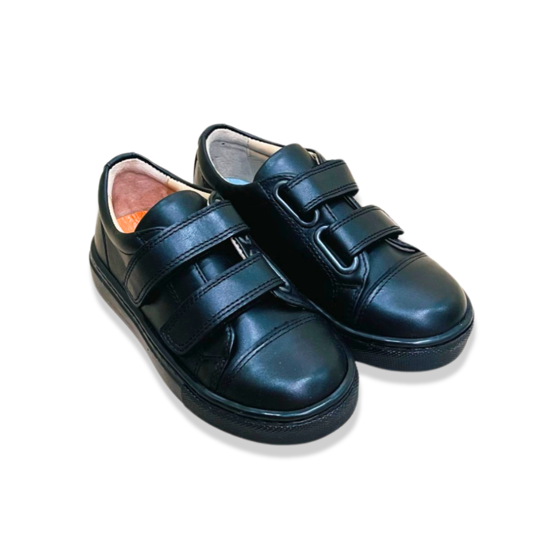 Petasil Pose 黑色學生皮鞋