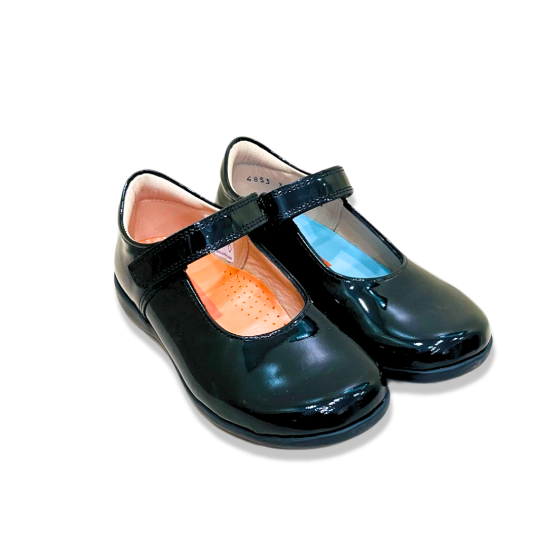 Petasil Bea 黑色學生皮鞋