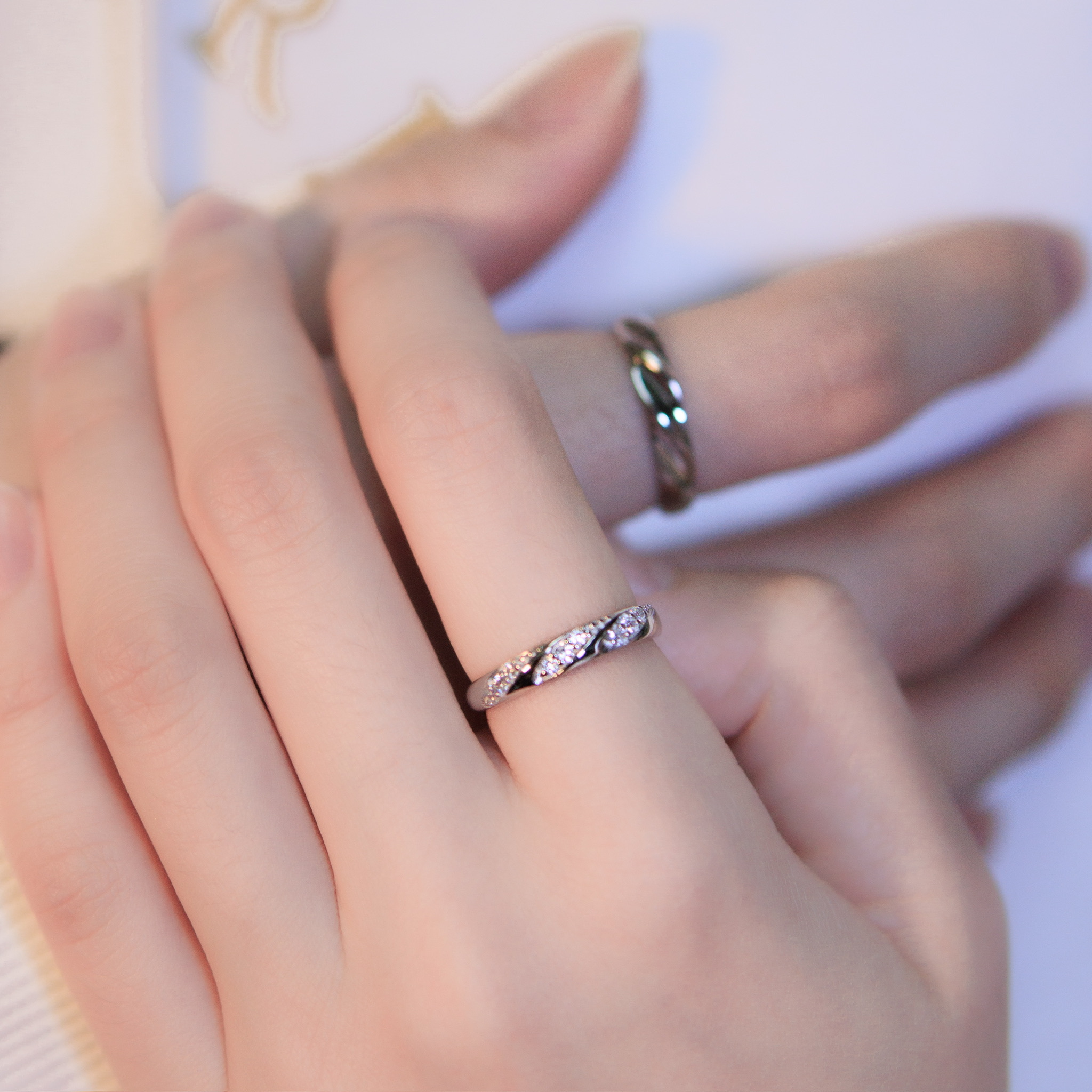 | 925純銀・ 厚鍍白金 | 歲月旅河情侶戒指（男款/女款） | RI0608 |