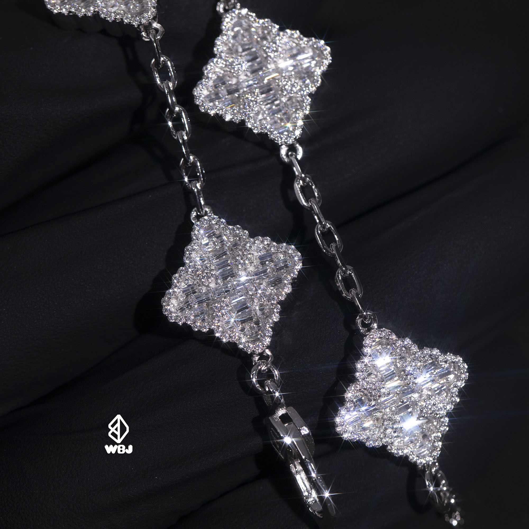 四葉草｜滿鑲花朵手鍊